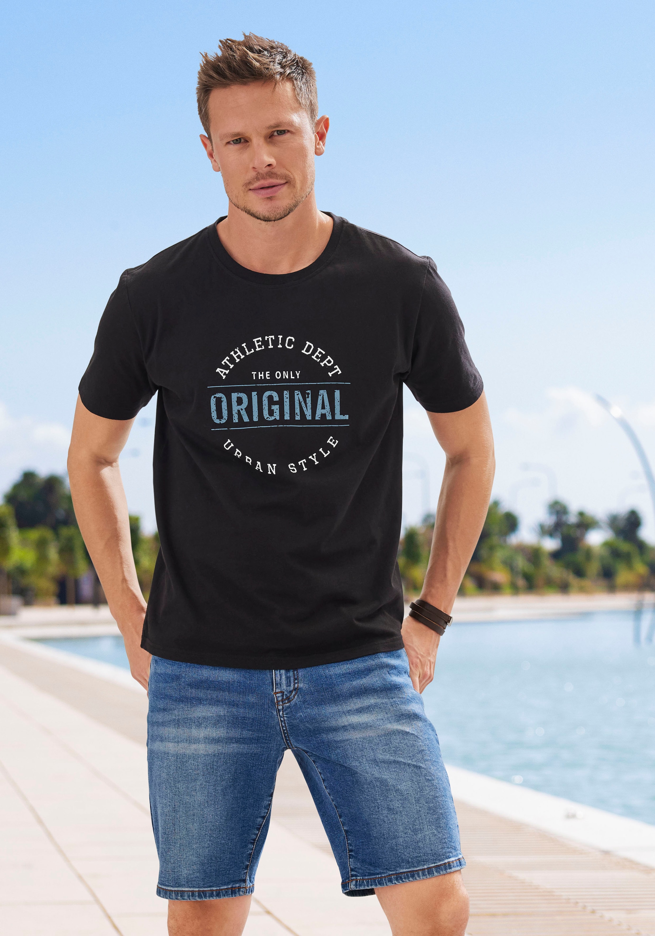 John Devin T-Shirt »Regular Fit,«, Kurzarm, Freizeitshirt mit Rundhals, Frontprint, reine Baumwolle