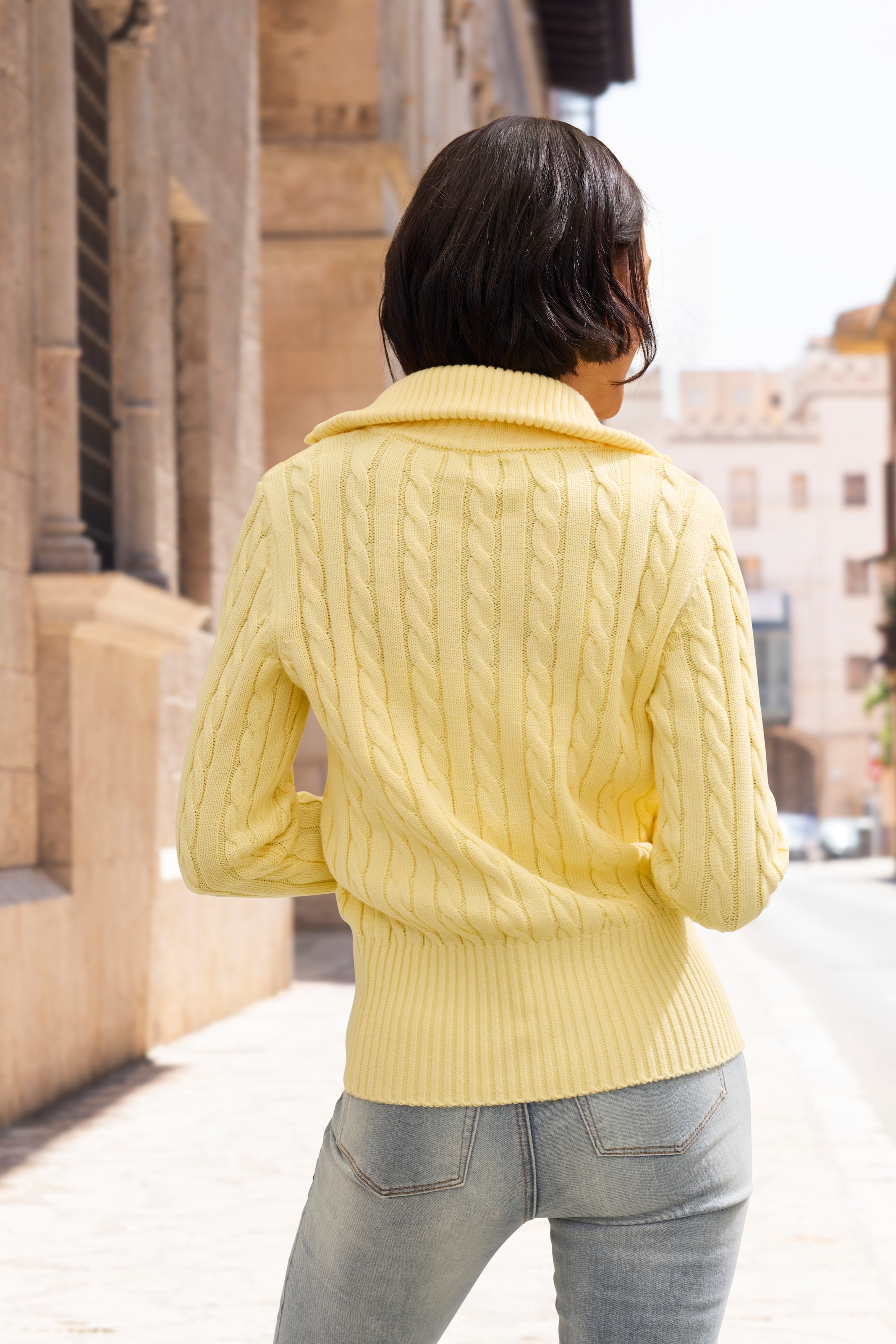 LASCANA Strickjacke mit Zopfstrickmuster, gemütlicher Cardigan mit Reissverschluss
