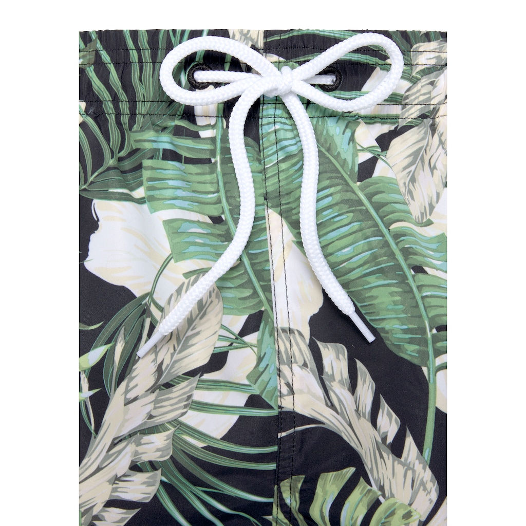 s.Oliver Badeshorts »Land«, im tropischen-Design