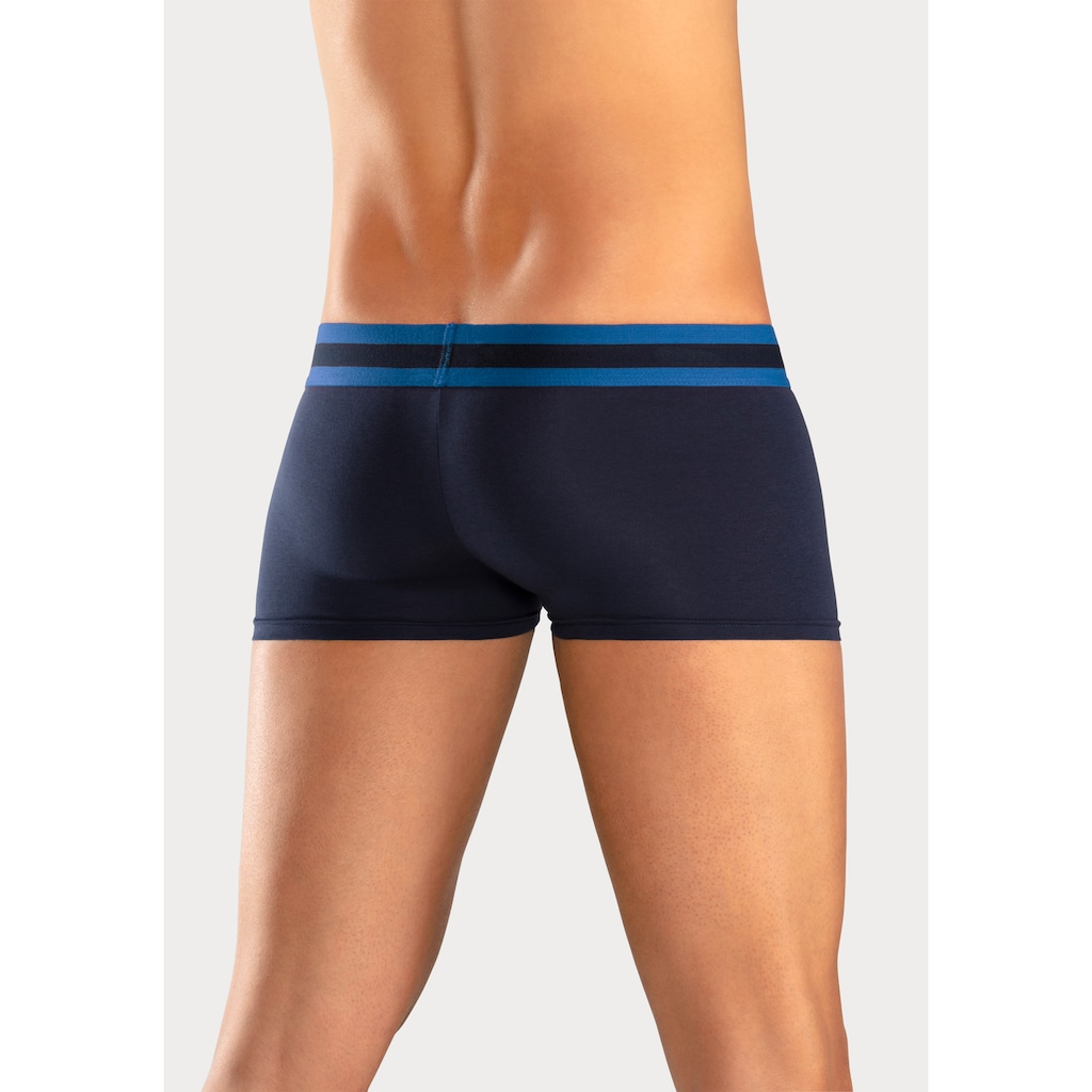 Bench. Hipster, (Packung, 4 St.), knapp sitzende Boxershorts aus Baumwollmischung