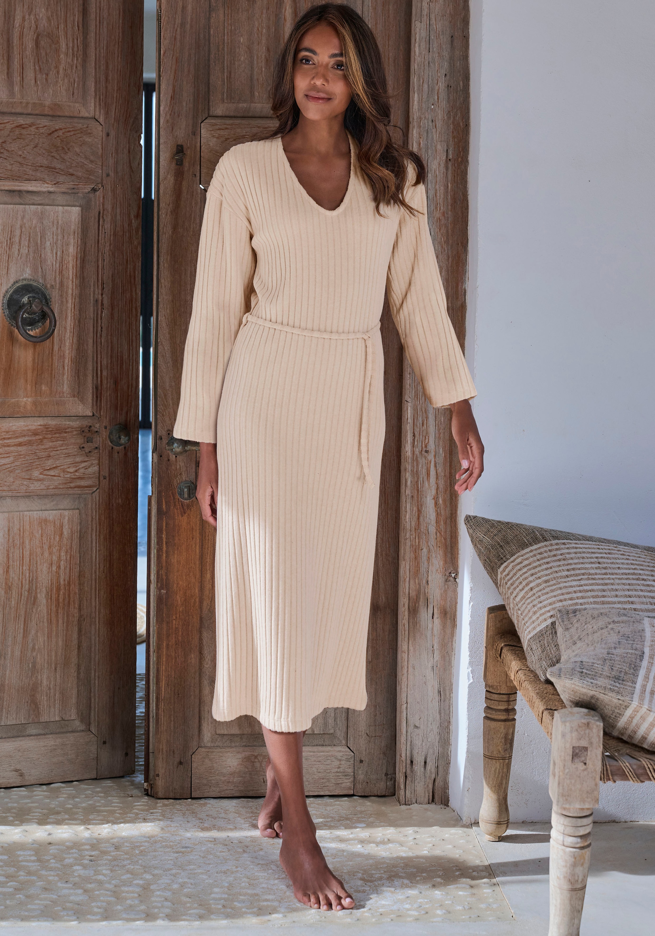 LASCANA Strickkleid Lounge-/ Rippkleid mit weiten Ärmeln und Taillenband, Loungewear