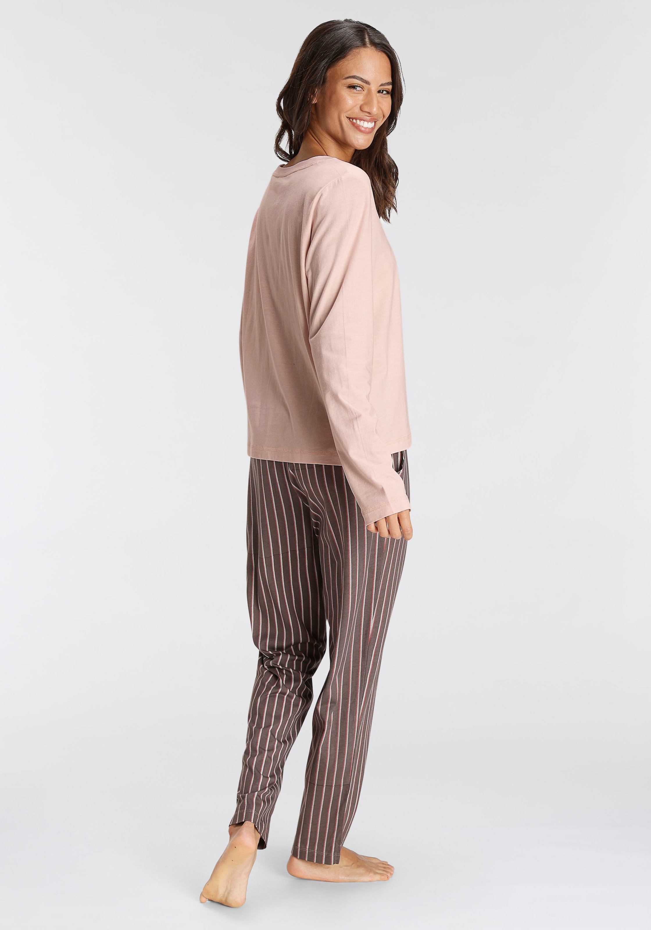 s.Oliver Pyjamaoberteil, in bequemer Weite