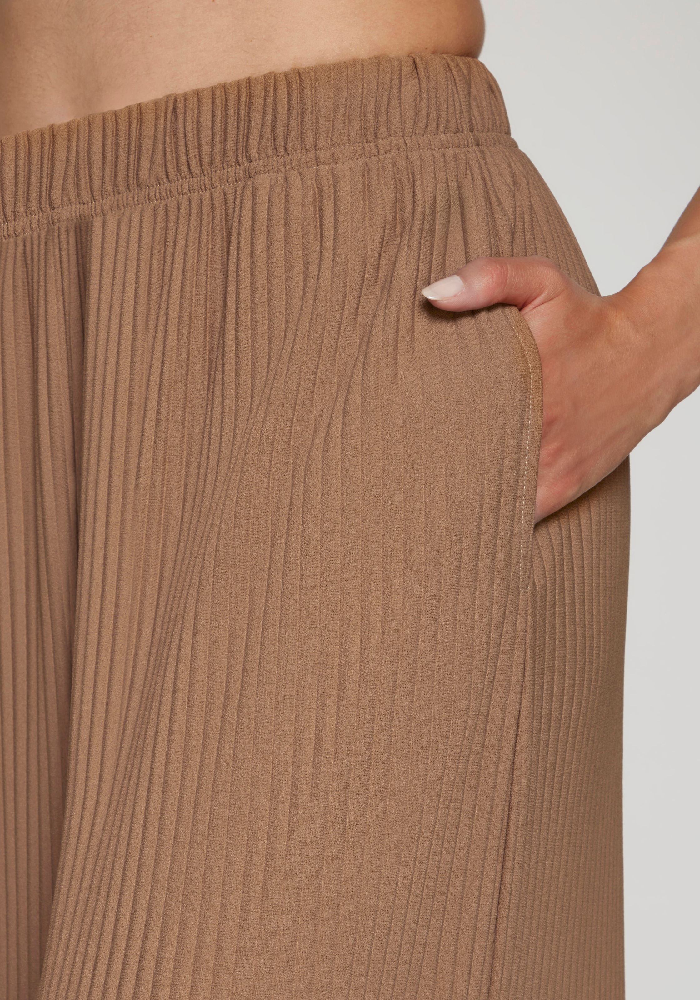 LASCANA Pantalon à enfiler  forme ample, avec plis plissés