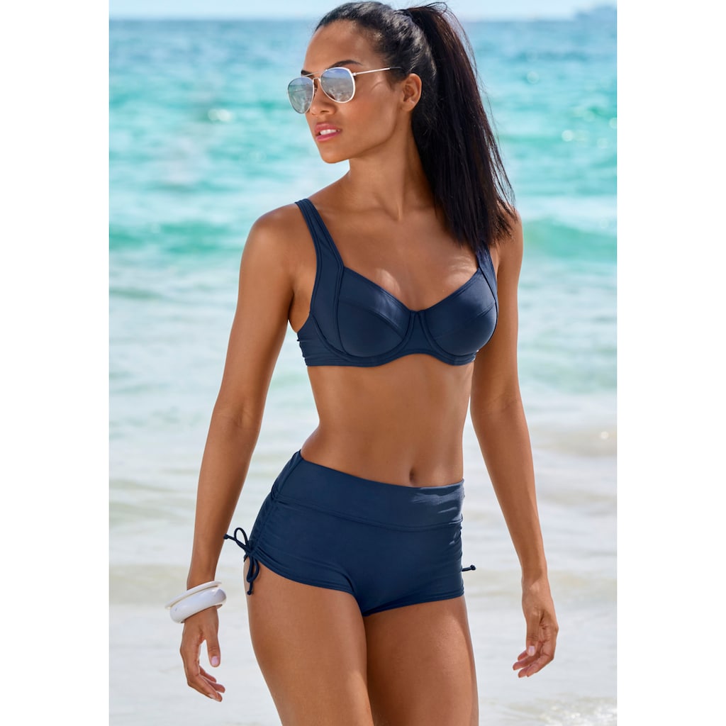 LASCANA Bikini-Hotpants, mit seitlicher Raffung