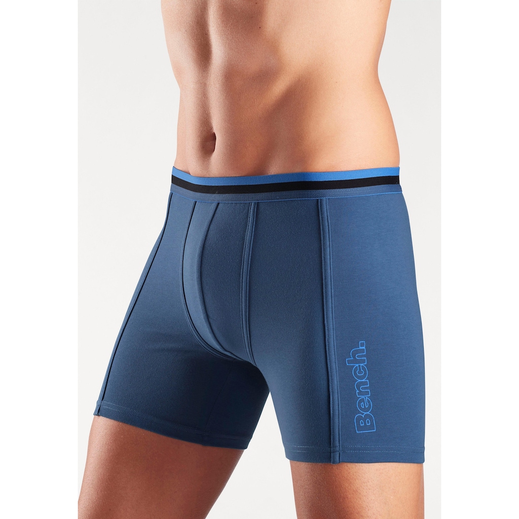 Bench. Langer Boxer, (Packung, 3 St.), Unterhosen mit elastischem Bund und Logodruck auf dem Bein