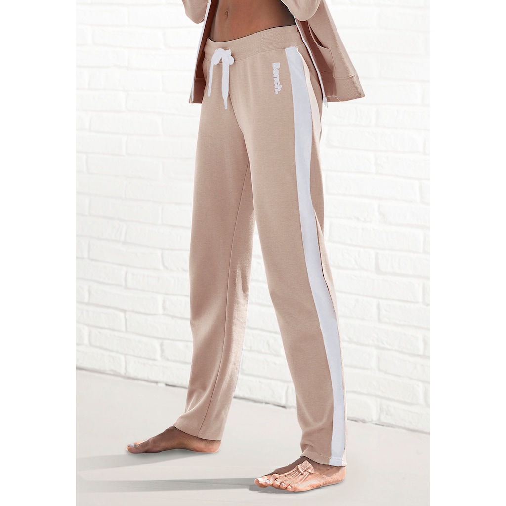 Bench. Loungewear Loungehose, mit Seitenstreifen und geradem Bein, Loungeanzug
