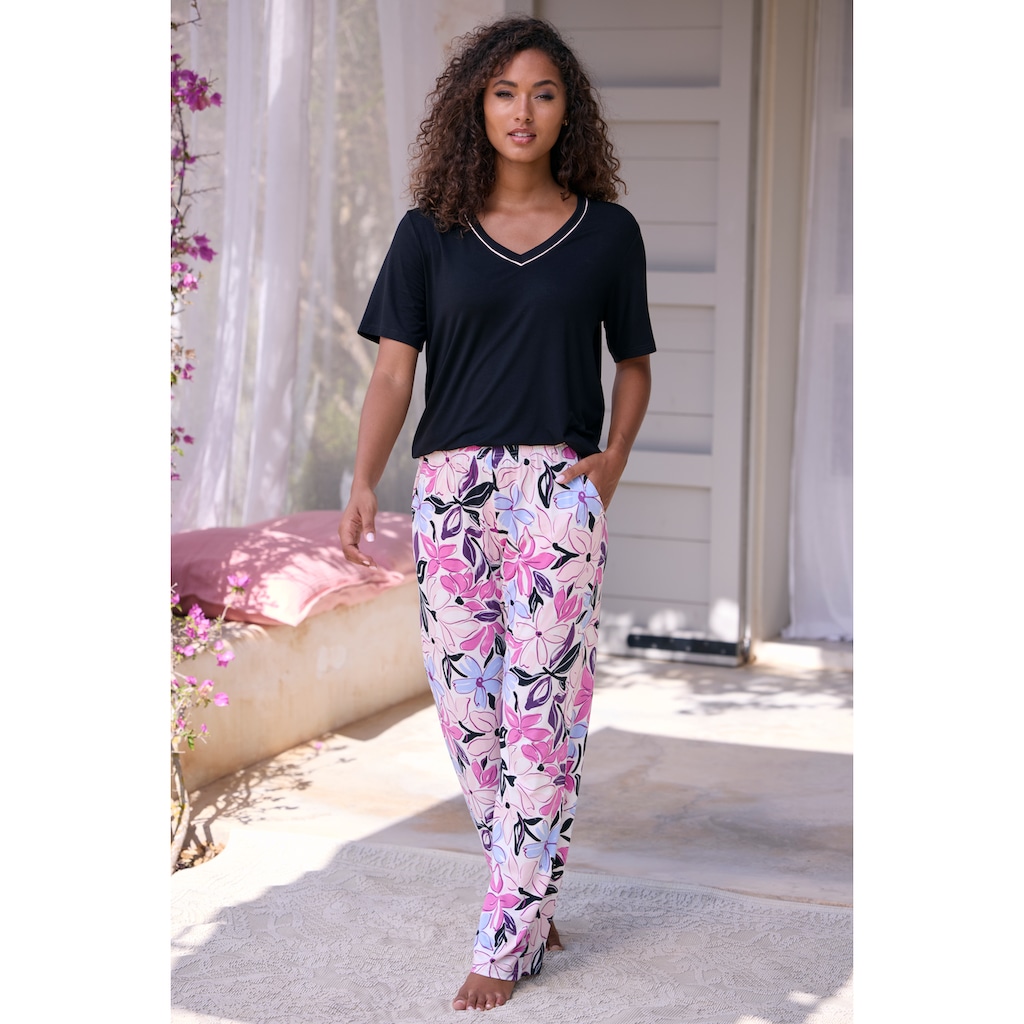 LASCANA Pyjama, (2 tlg.), mit schönem Blumendruck