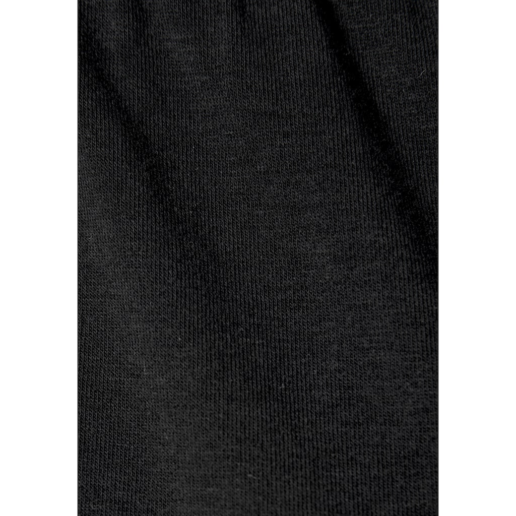 LASCANA Shorts, mit Spitzeneinsätzen