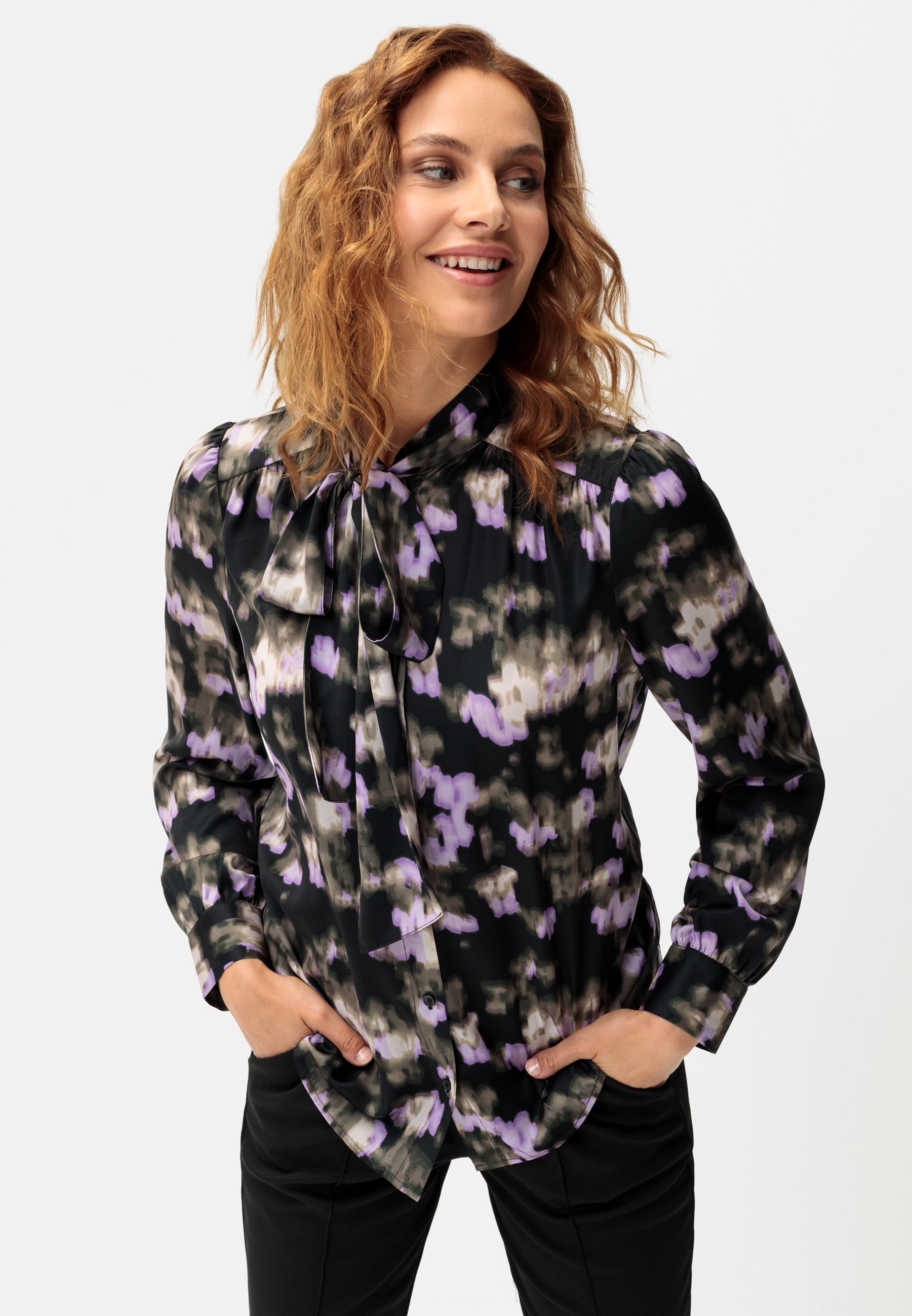 LASCANA Schluppenbluse aus Satin