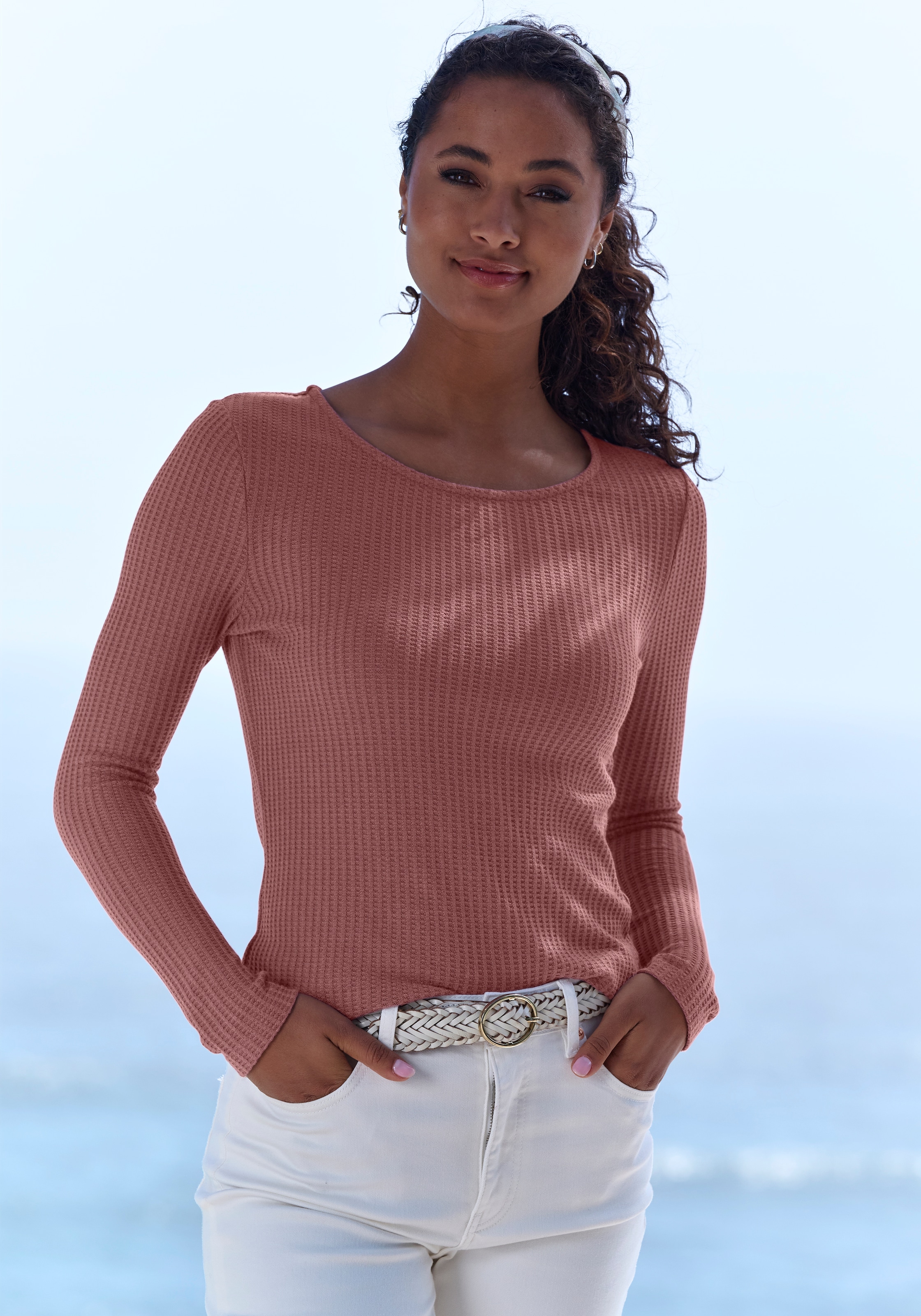 LASCANA Langarmshirt »in modischer Piqué-Optik«, aus pflegeleichter Qualität mit Viskose