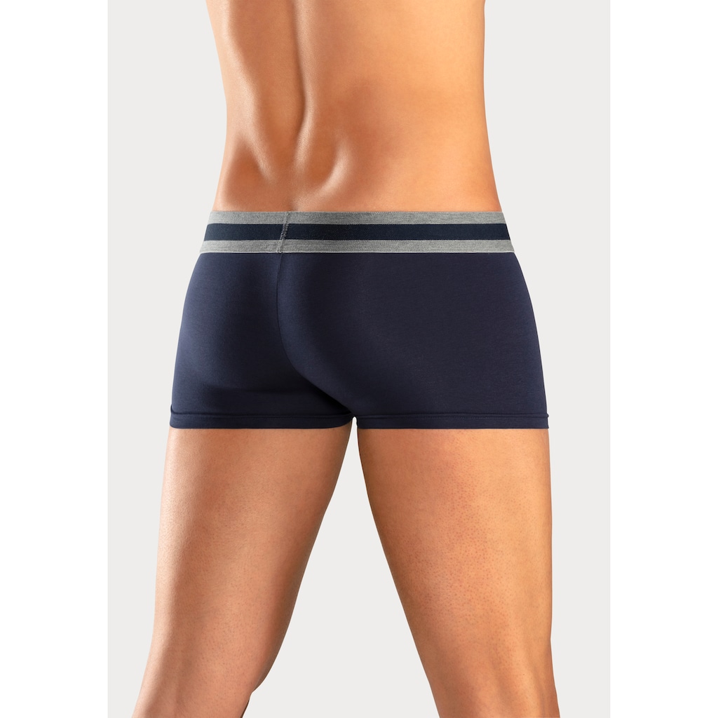 Bench. Hipster, (Packung, 4 St.), knapp sitzende Boxershorts aus Baumwollmischung