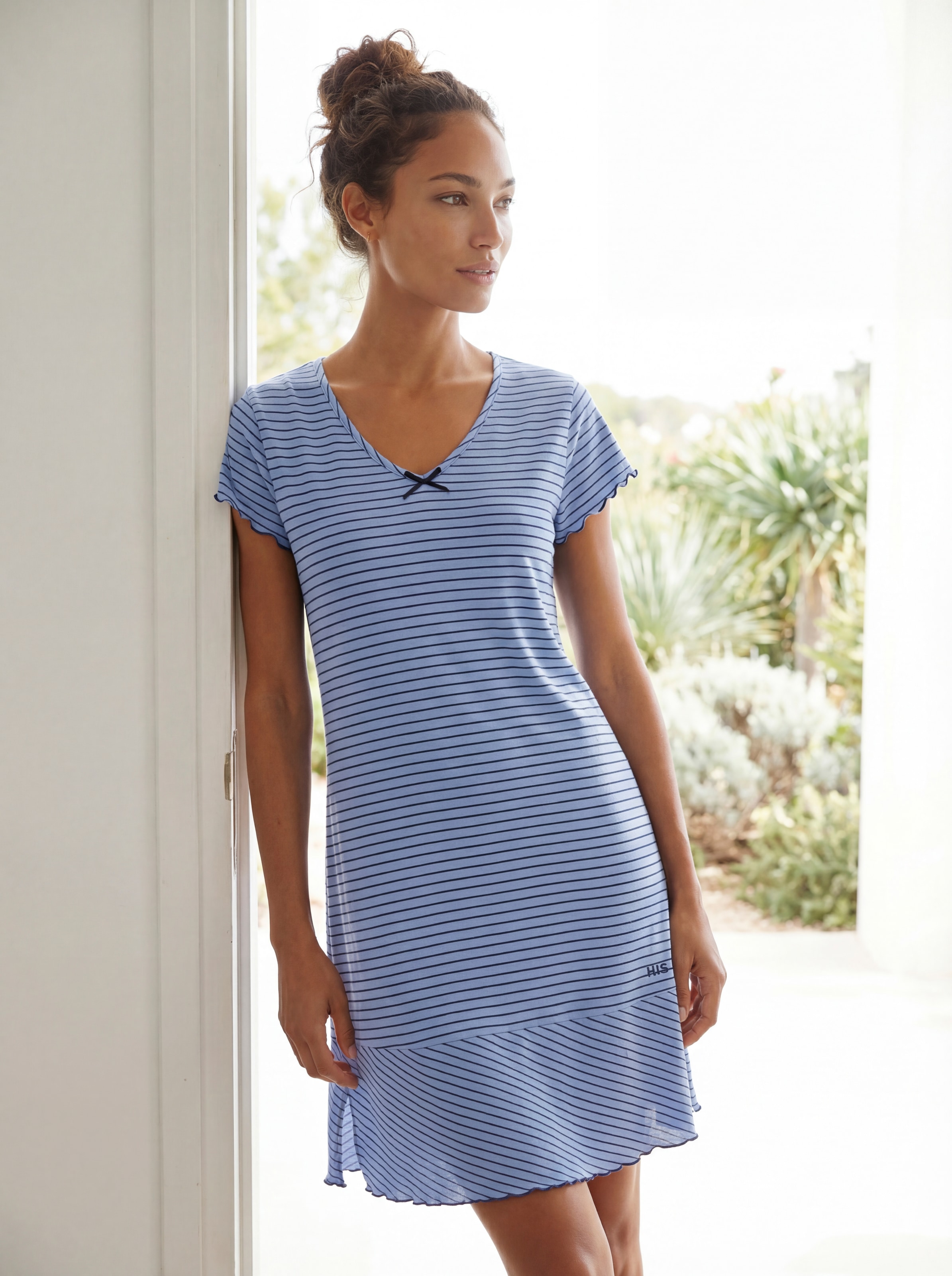 H.I.S Nachthemd in süssem Streifenlook mit Kräuselrändern