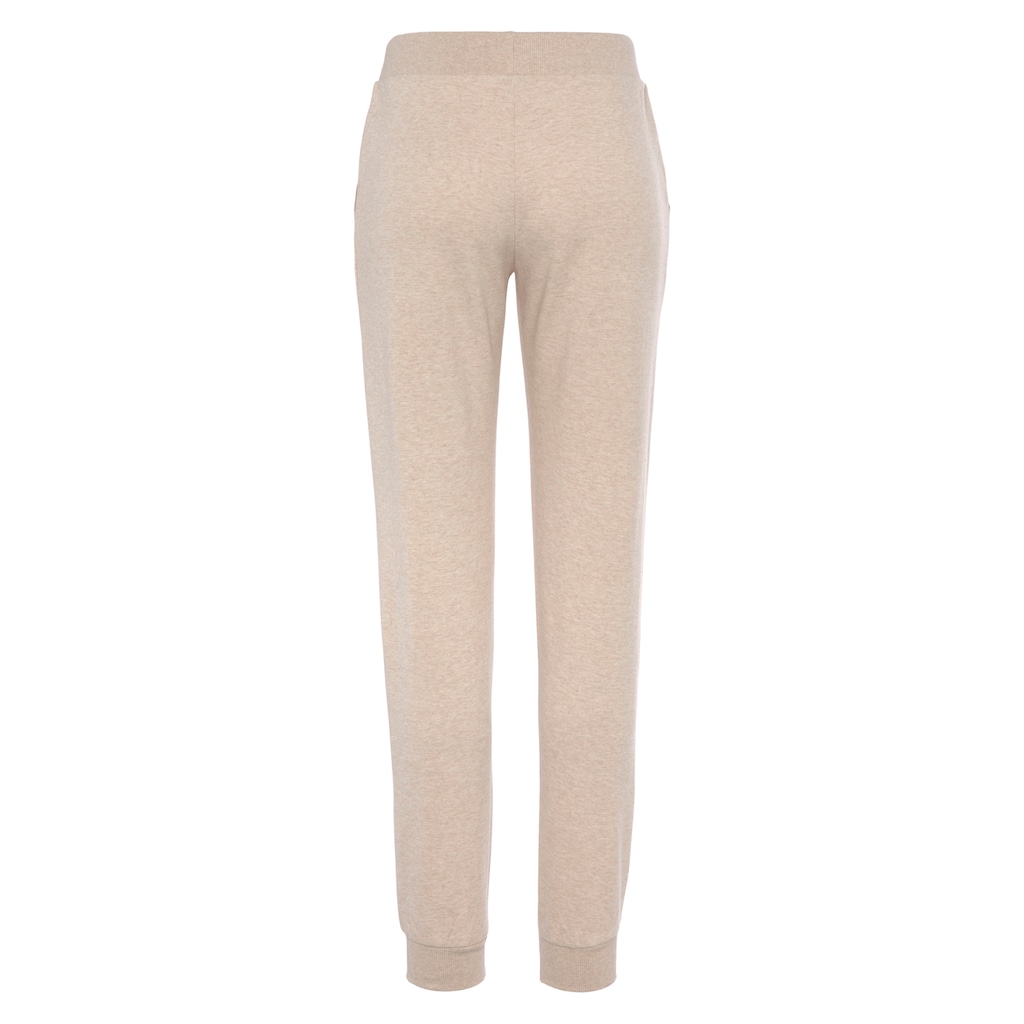 Bench. Loungewear Relaxhose, mit glänzender Logostickerei, Loungewear, Loungeanzug