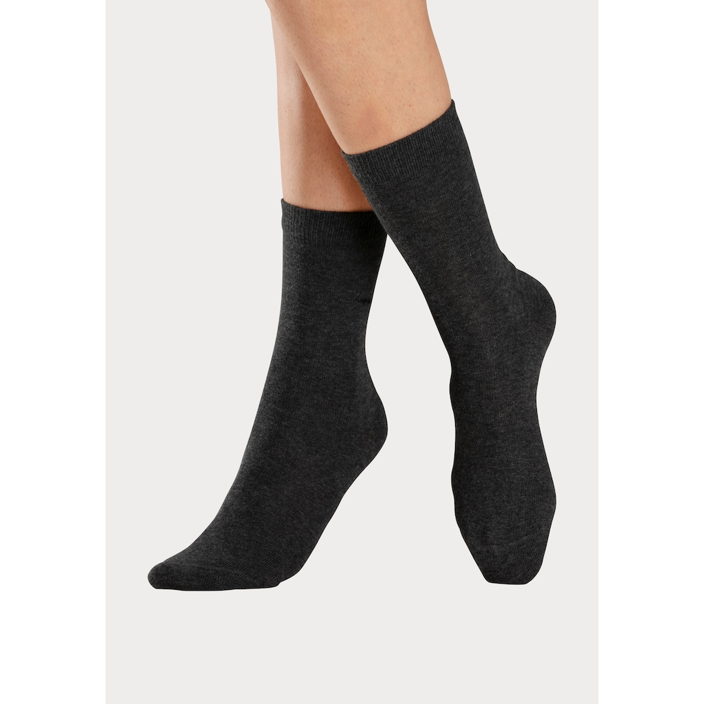 LASCANA Basicsocken, (Box, 7 Paar), mit hochwertiger Logo Stickerei