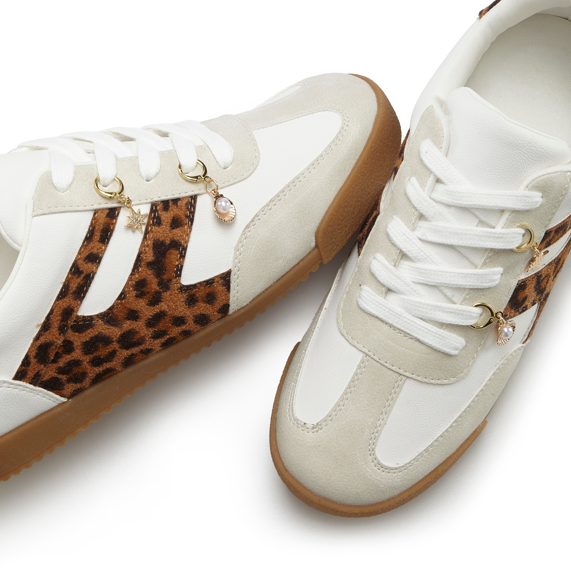 LASCANA Sneakers  Schnürhalbschuh, Freizeitschuh mit abnehmbaren Schmucksteinen VEGAN