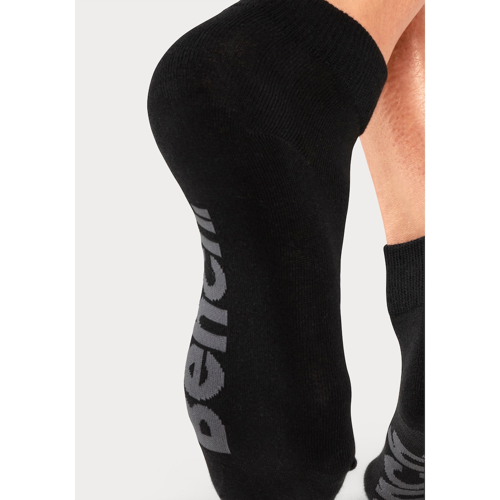 Bench. Kurzsocken, (Federtasche, 7 Paar), in ansprechendem Mäppchen mit Reissverschluss