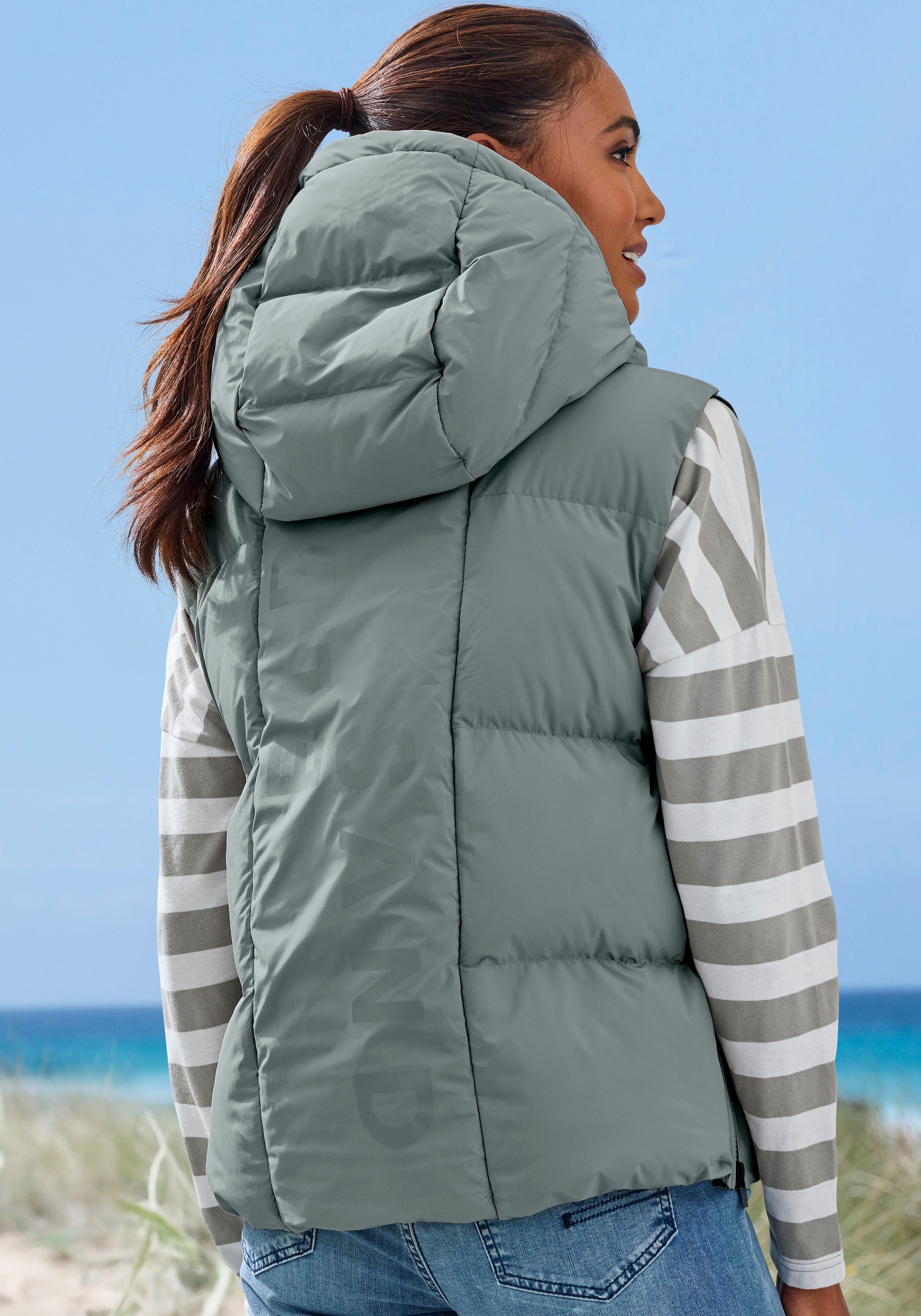 Elbsand Gilet matelassé mit grossem Logoprint auf dem Rücken