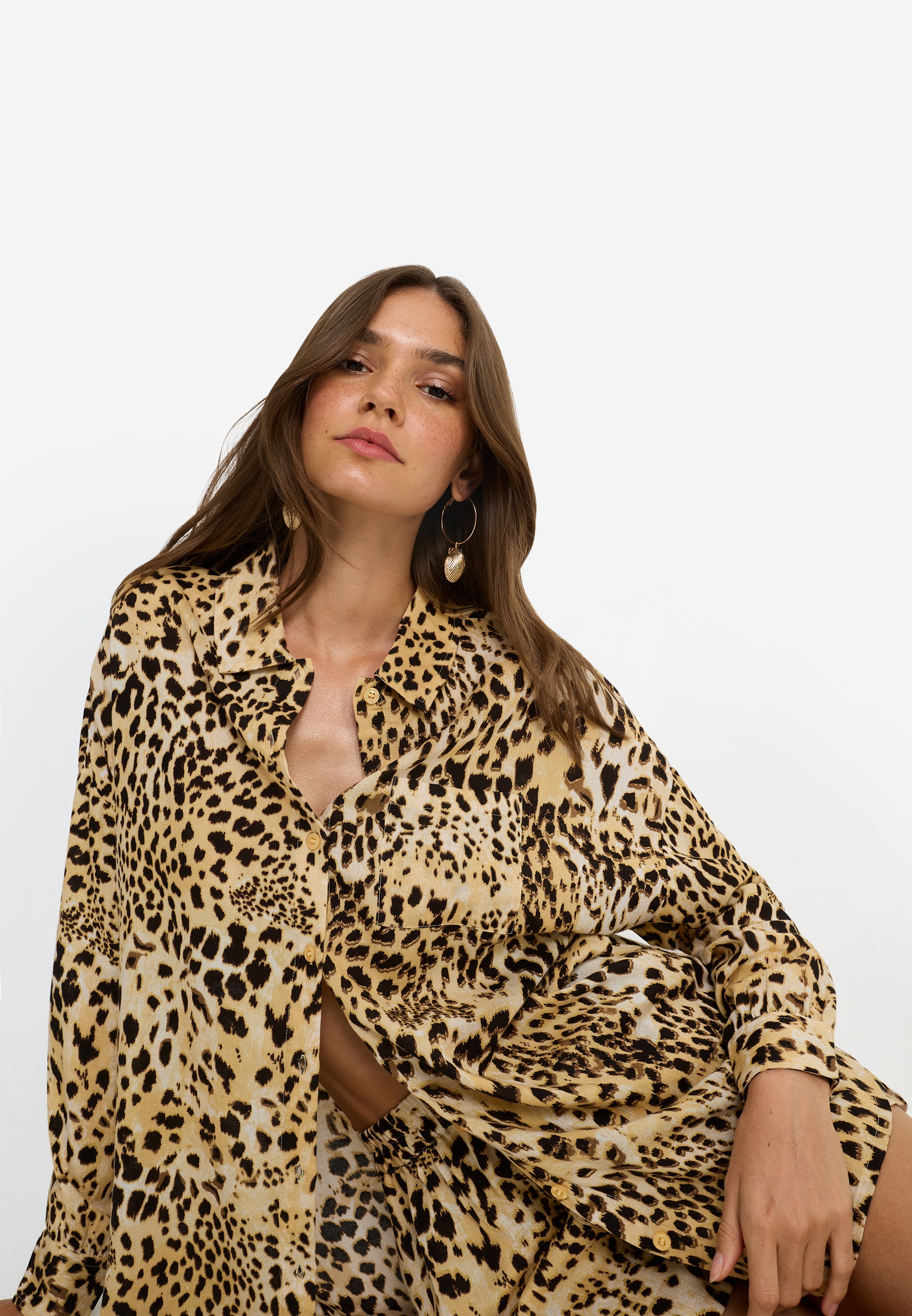 LSCN by LASCANA Blouse à manches longues Set, mit Shorts, 2 pièces mit Animalprint