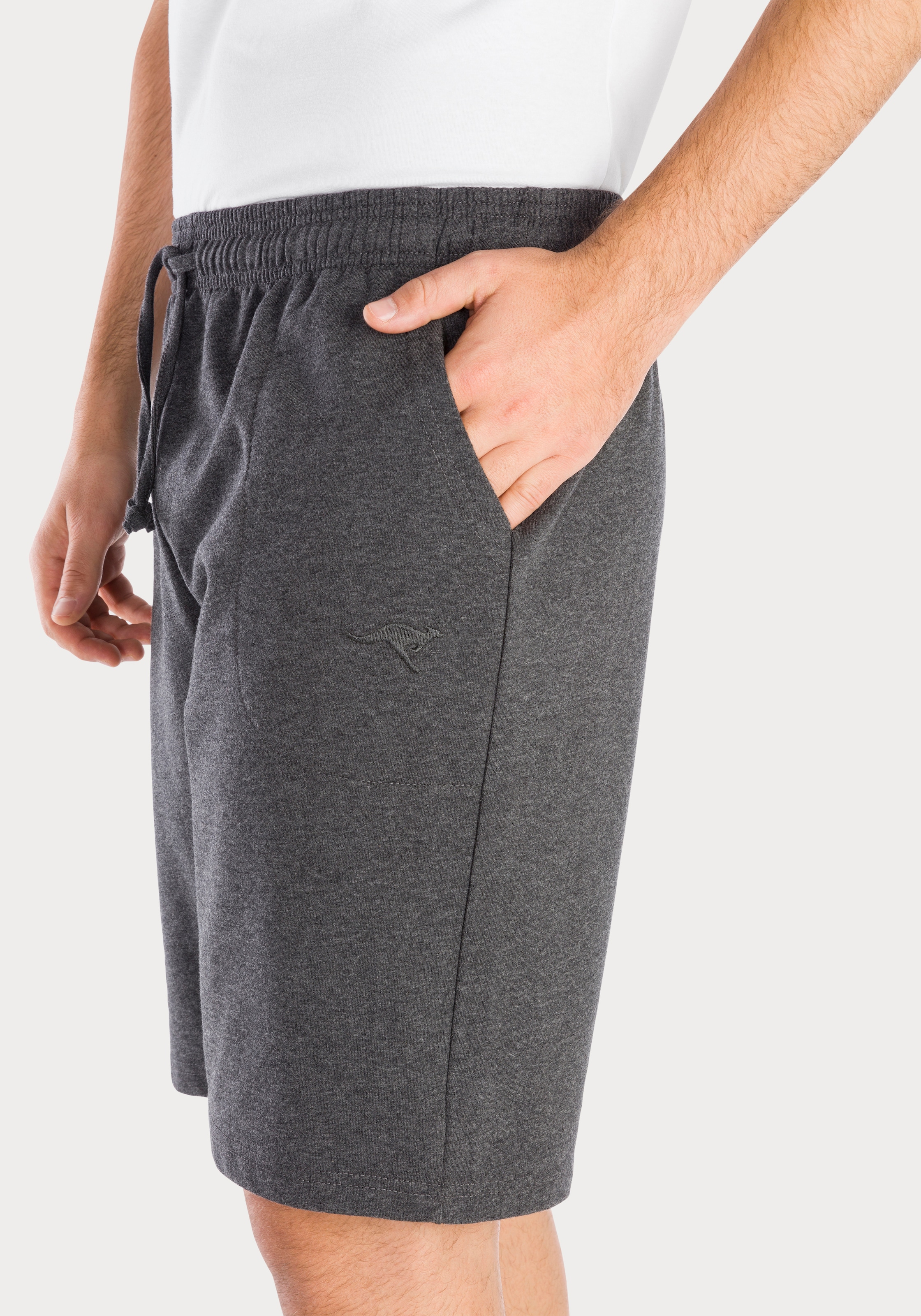 KangaROOS Sweatshorts »kurze Jogginghose«, aus weicher Sweatware mit Kordel