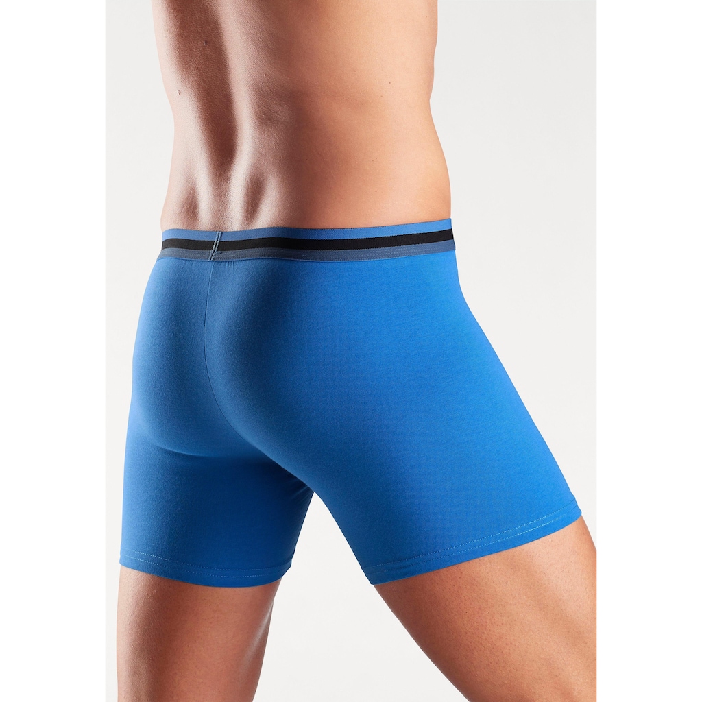 Bench. Langer Boxer, (Packung, 3 St.), Unterhosen mit elastischem Bund und Logodruck auf dem Bein