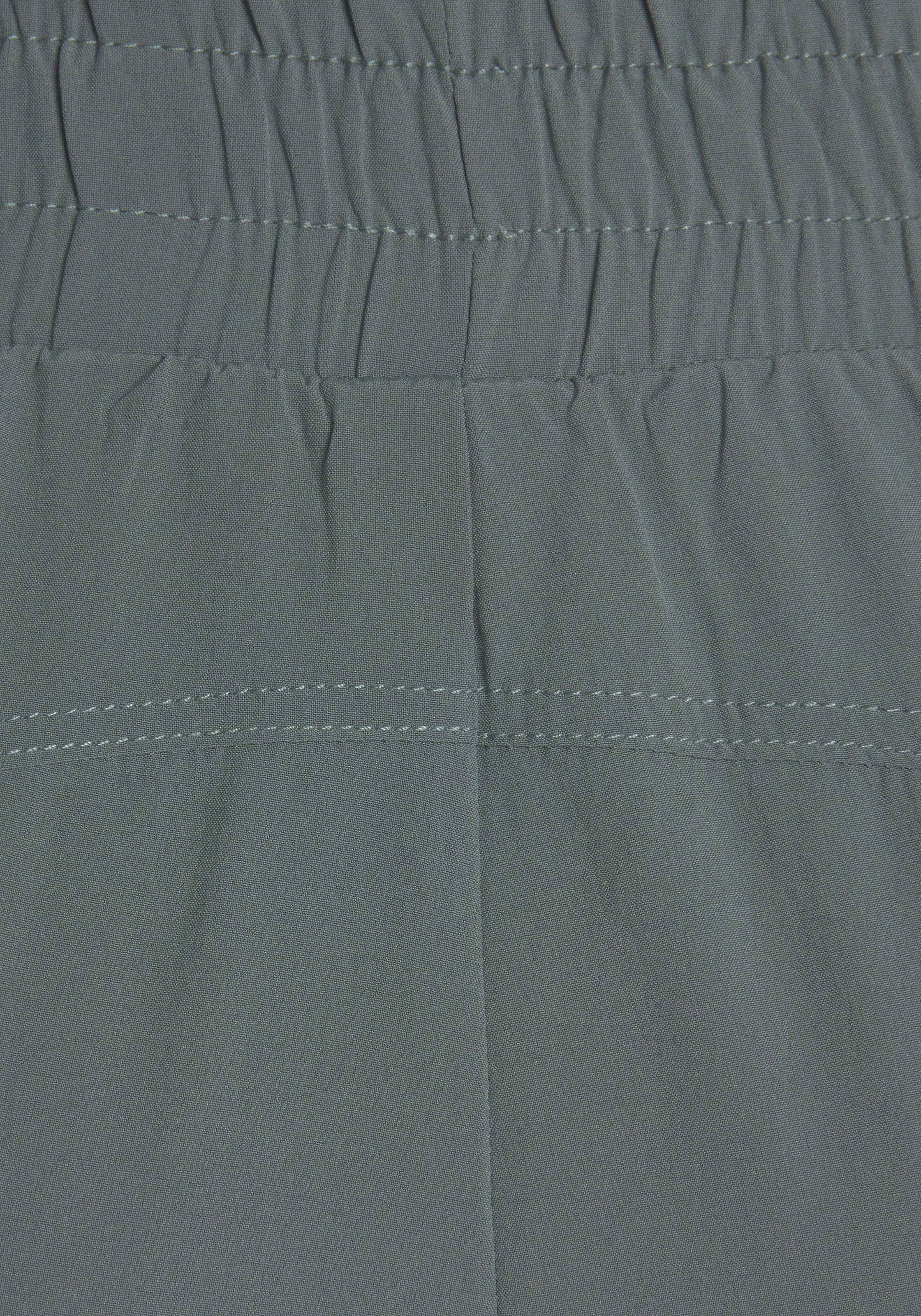 LASCANA ACTIVE Shorts, mit Reissverschlusstaschen