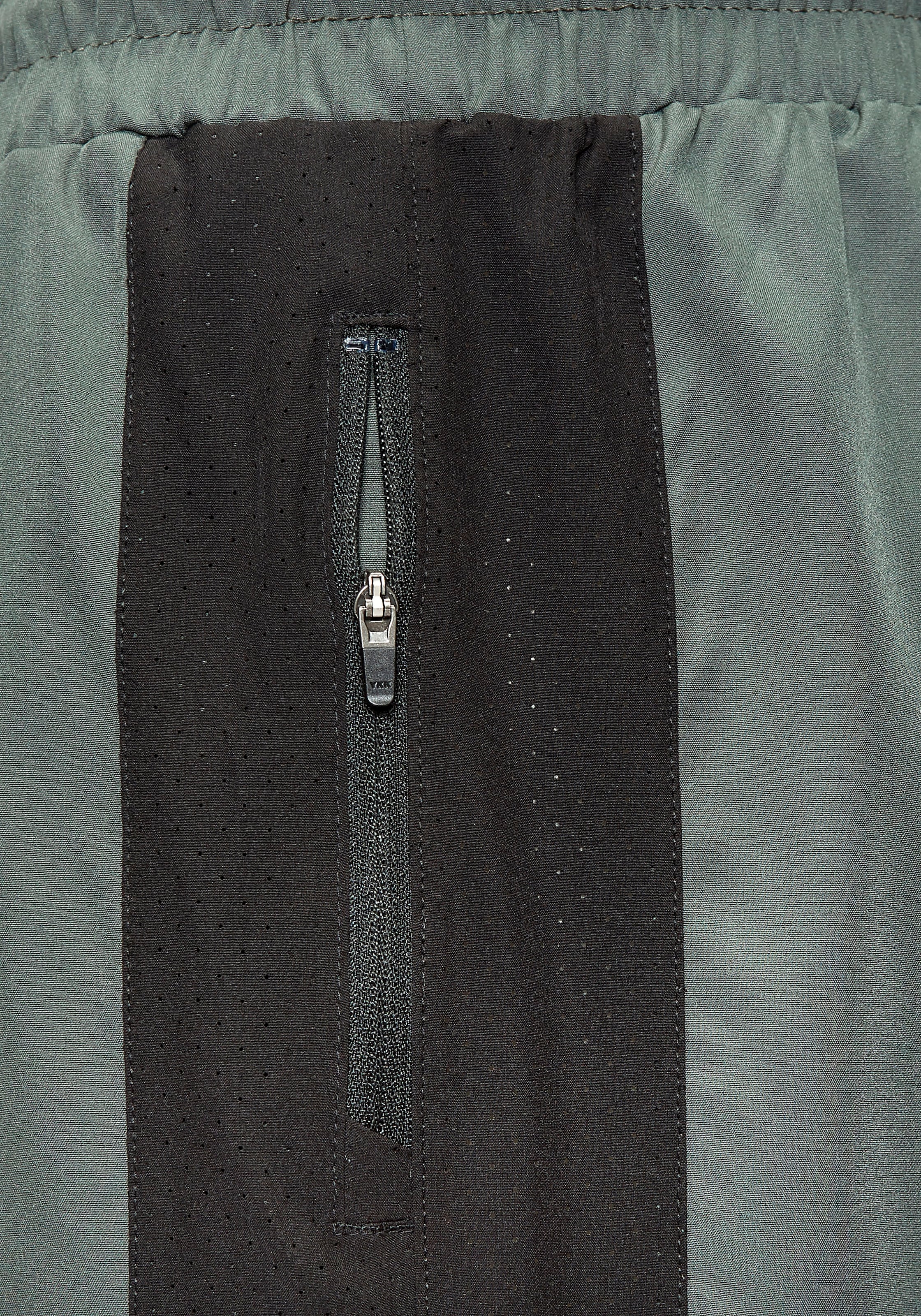 le jogger® Shorts, mit seitliche Mesheinsatz und Reissverschlusstaschen