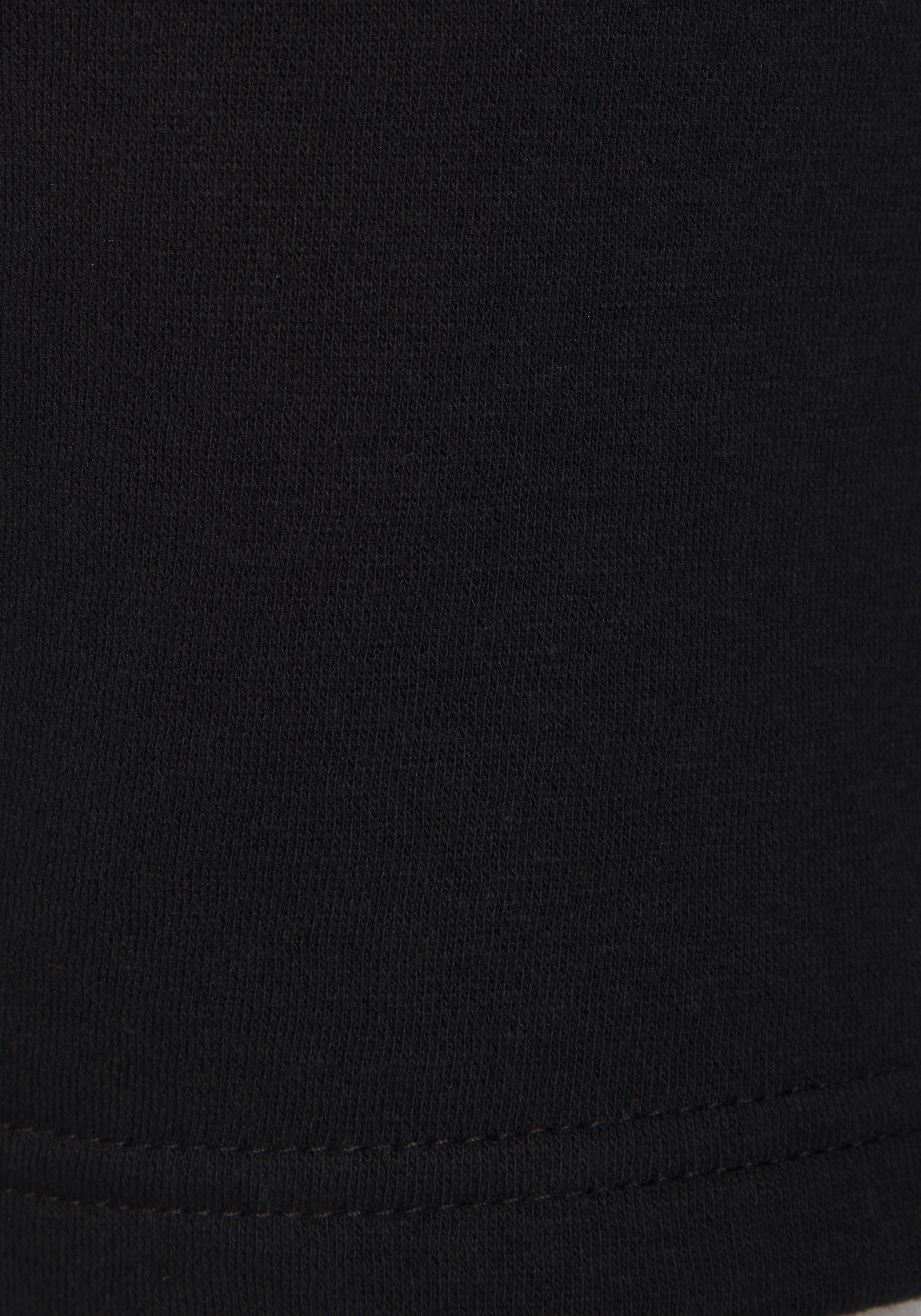 Bench. Loungewear Sweatshorts  mit seitlichen Schlitz und Reissverschlusstaschen, Loungewear