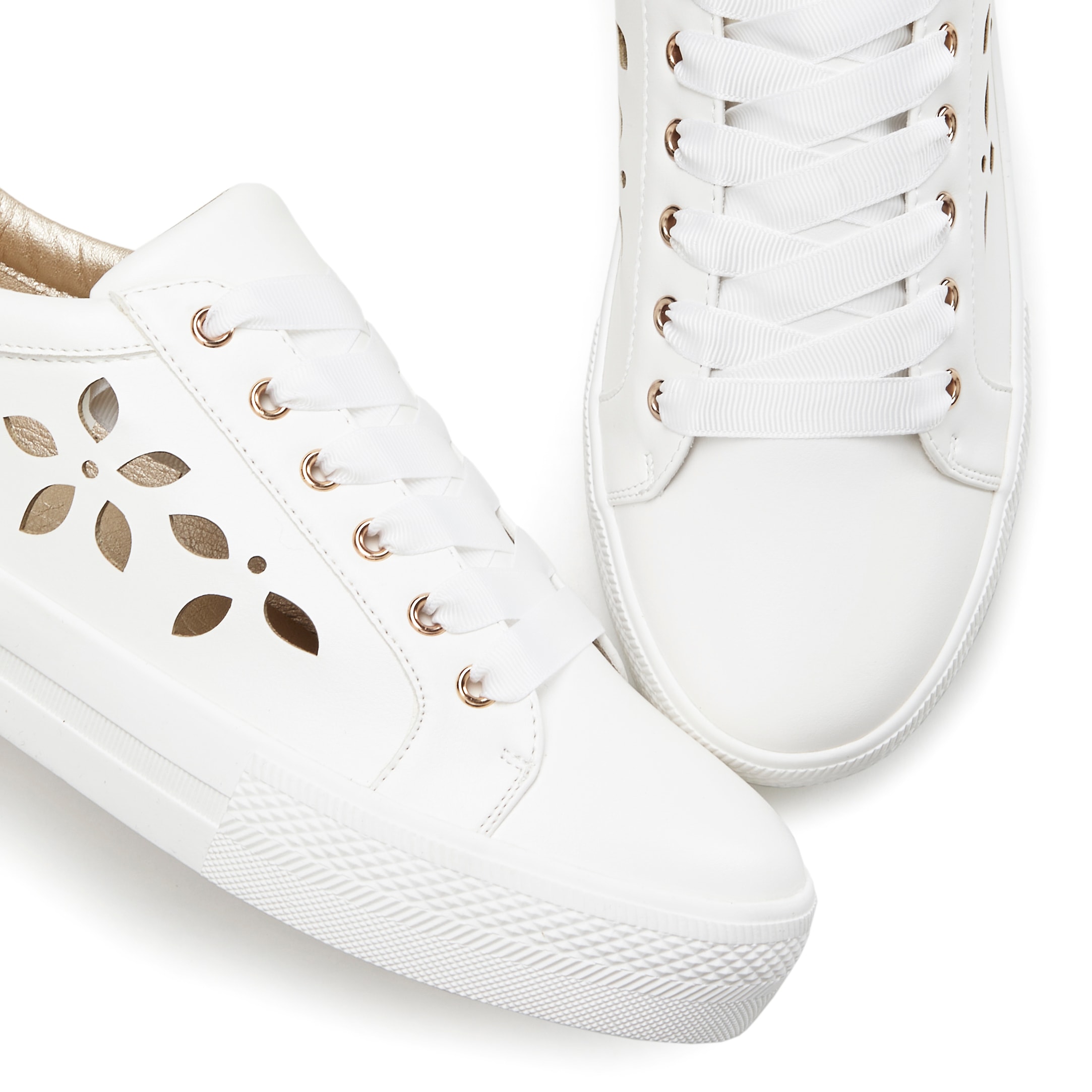 LASCANA Sneaker, mit kleinen Cut-Outs, Schnürhalbschuhe, Freizeitschuhe VEGAN