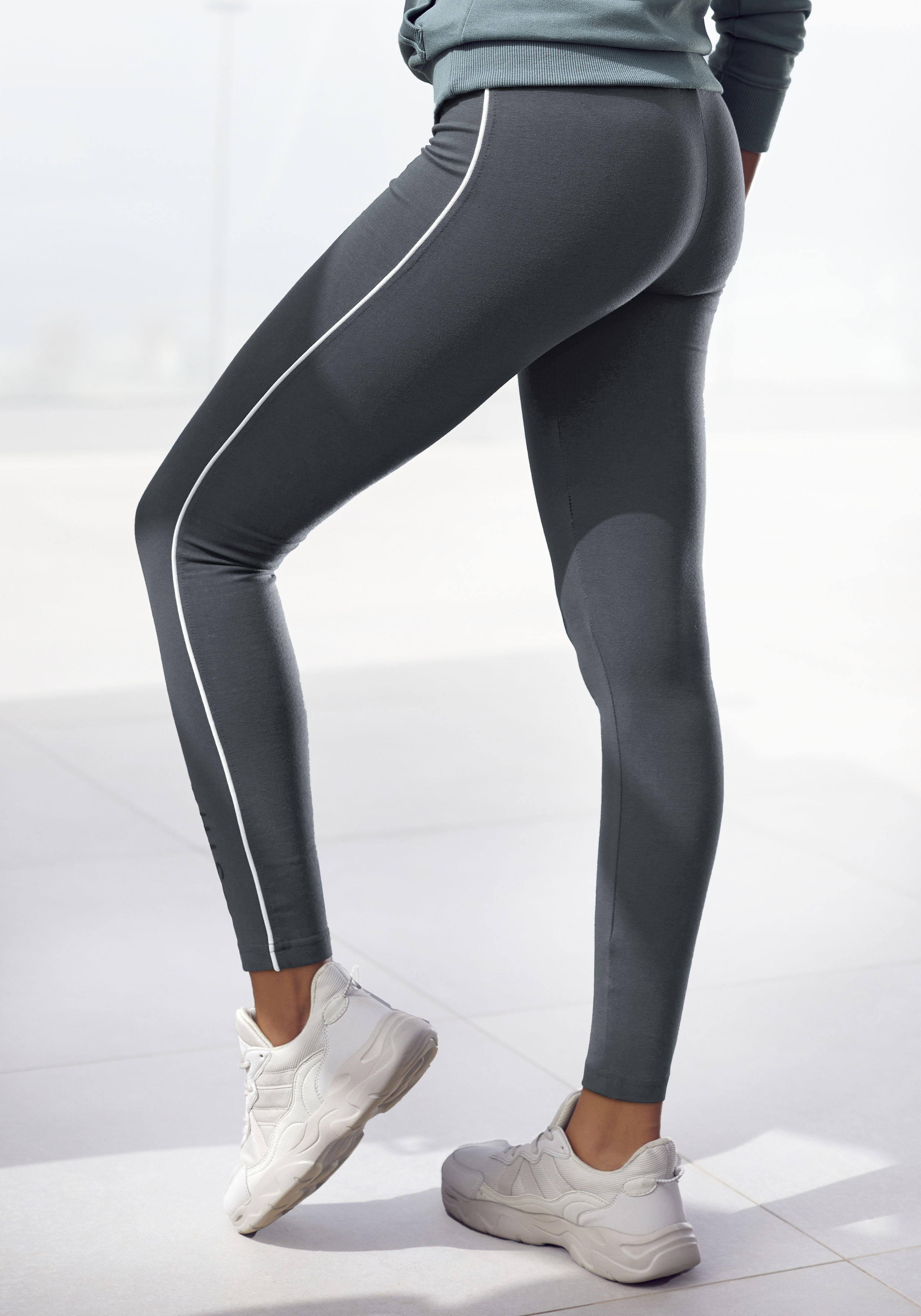 Thumbnail - H.I.S Leggings, mit weisser Kontrastpaspel, Loungewear