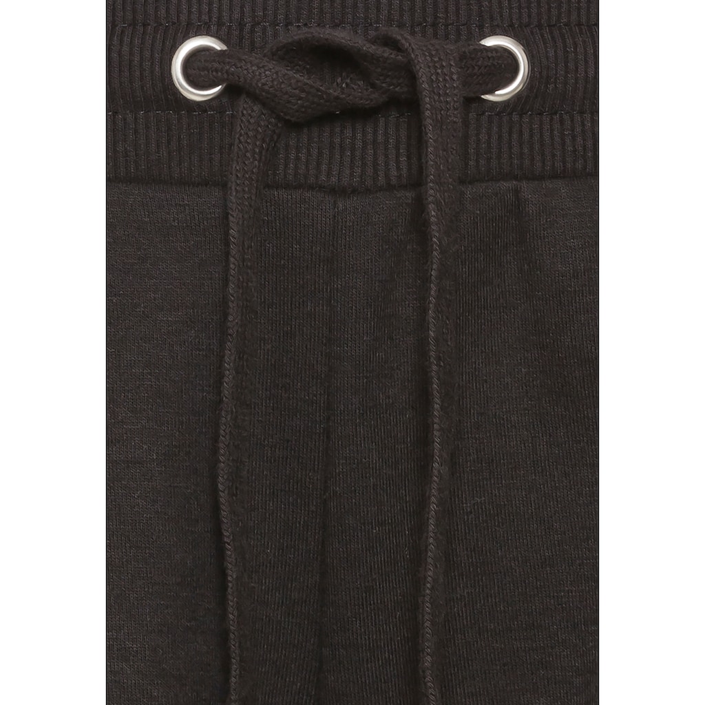 Vivance Sweatshorts, bequeme kurze Loungehose mit seitlichen Taschen