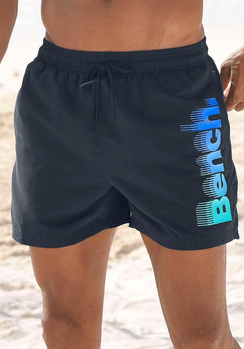 Bench. Badeshorts, mit grossem Logo-Aufdruck