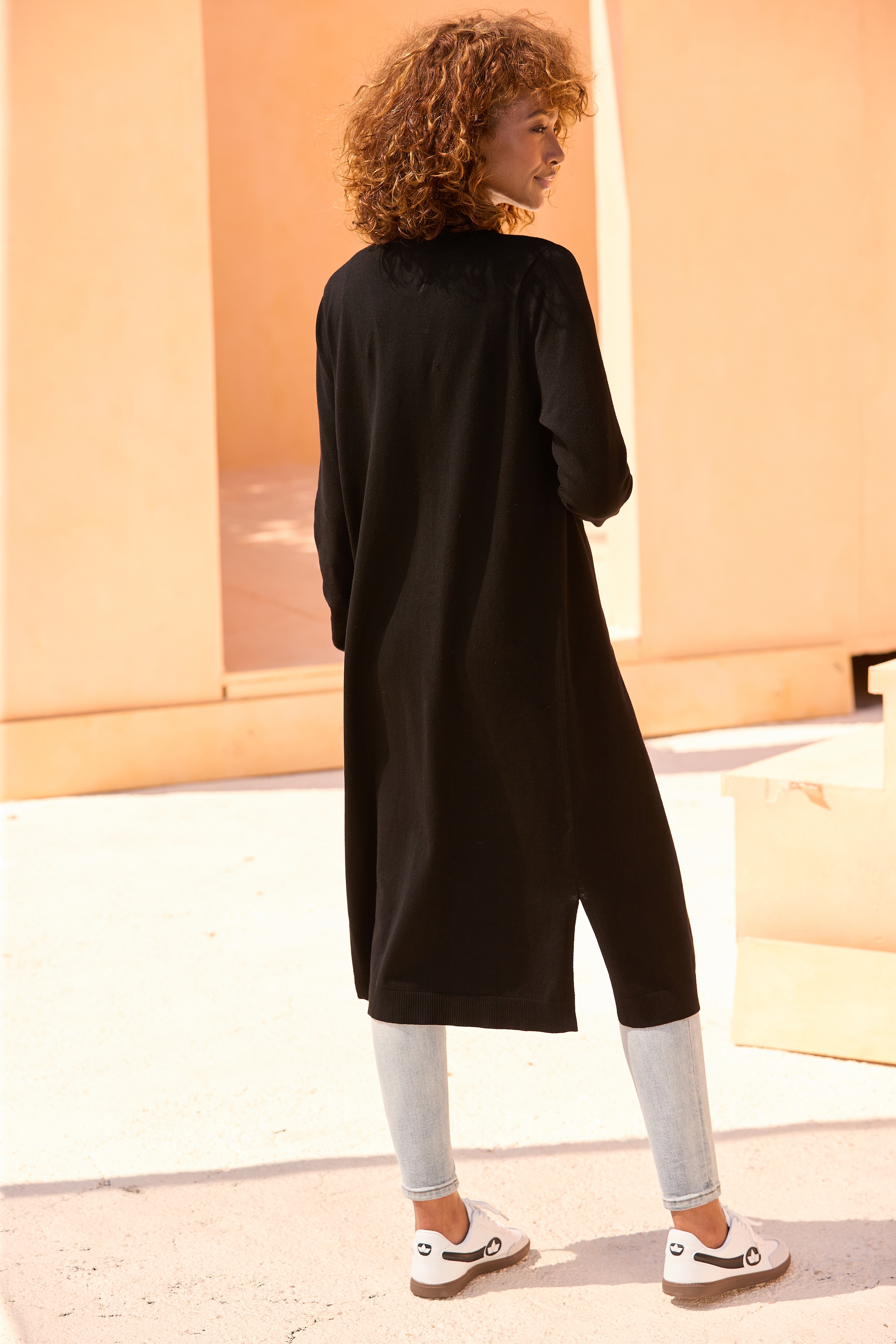 LASCANA Stricktop mit figurschmeichelndem Strickmuster, figurbetonte Passform