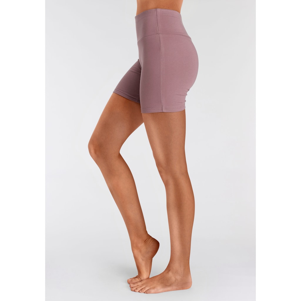 LASCANA Shorts, mit breitem Bündchen und Logodruck