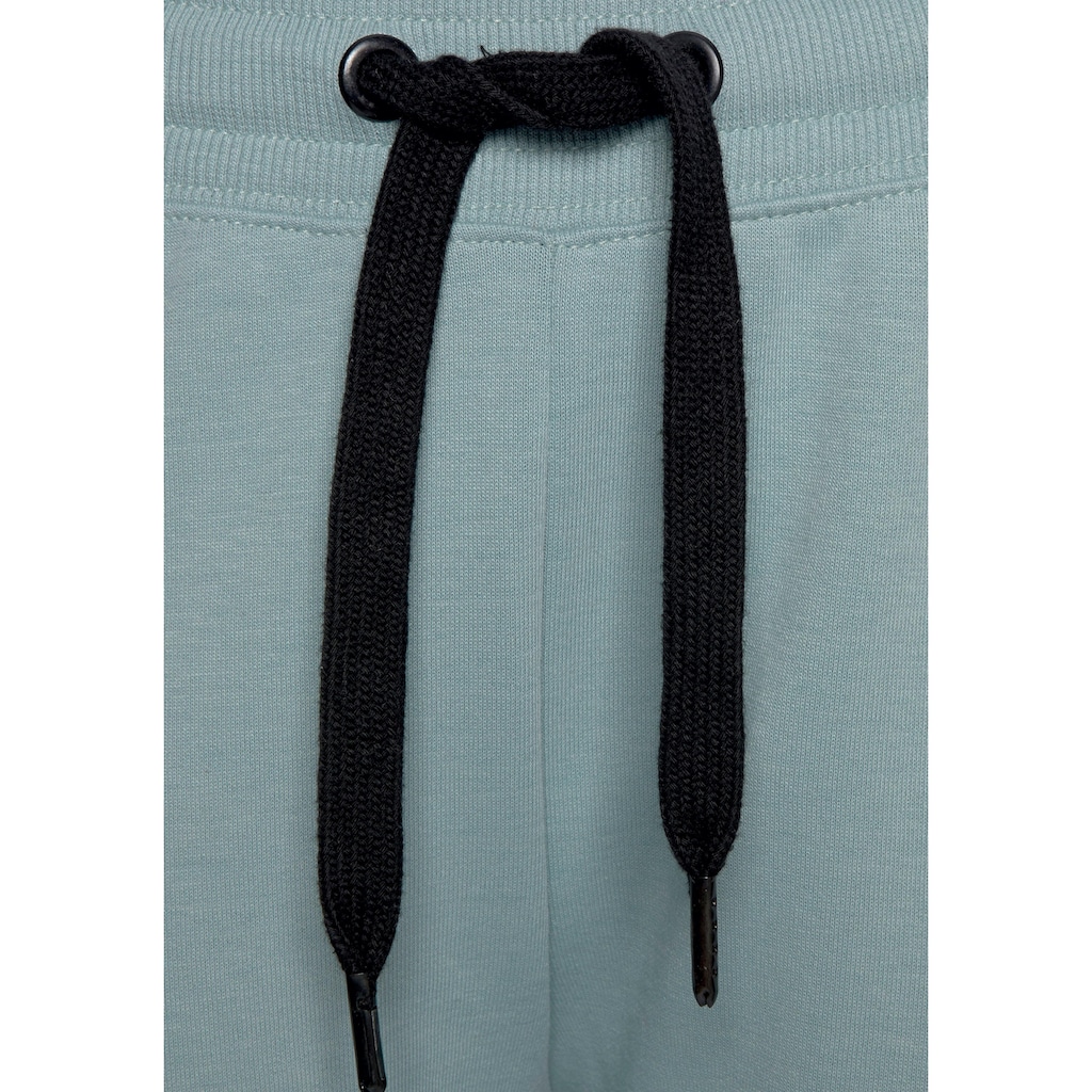 Bench. Loungewear Loungehose, mit Seitenstreifen und geradem Bein, Loungewear