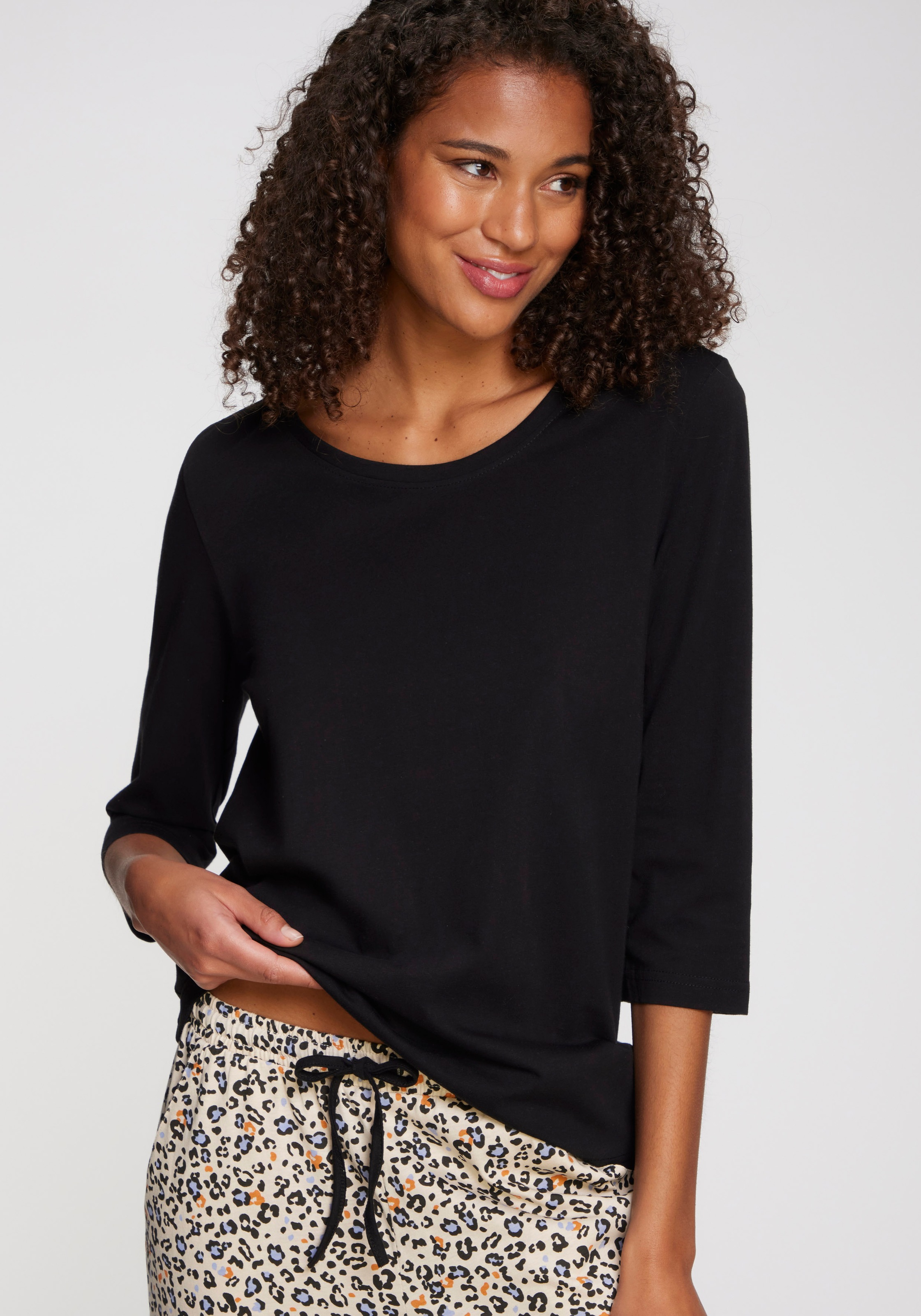 Vivance Dreams Capri-Pyjama, (2 tlg.), mit schönem Animalprint