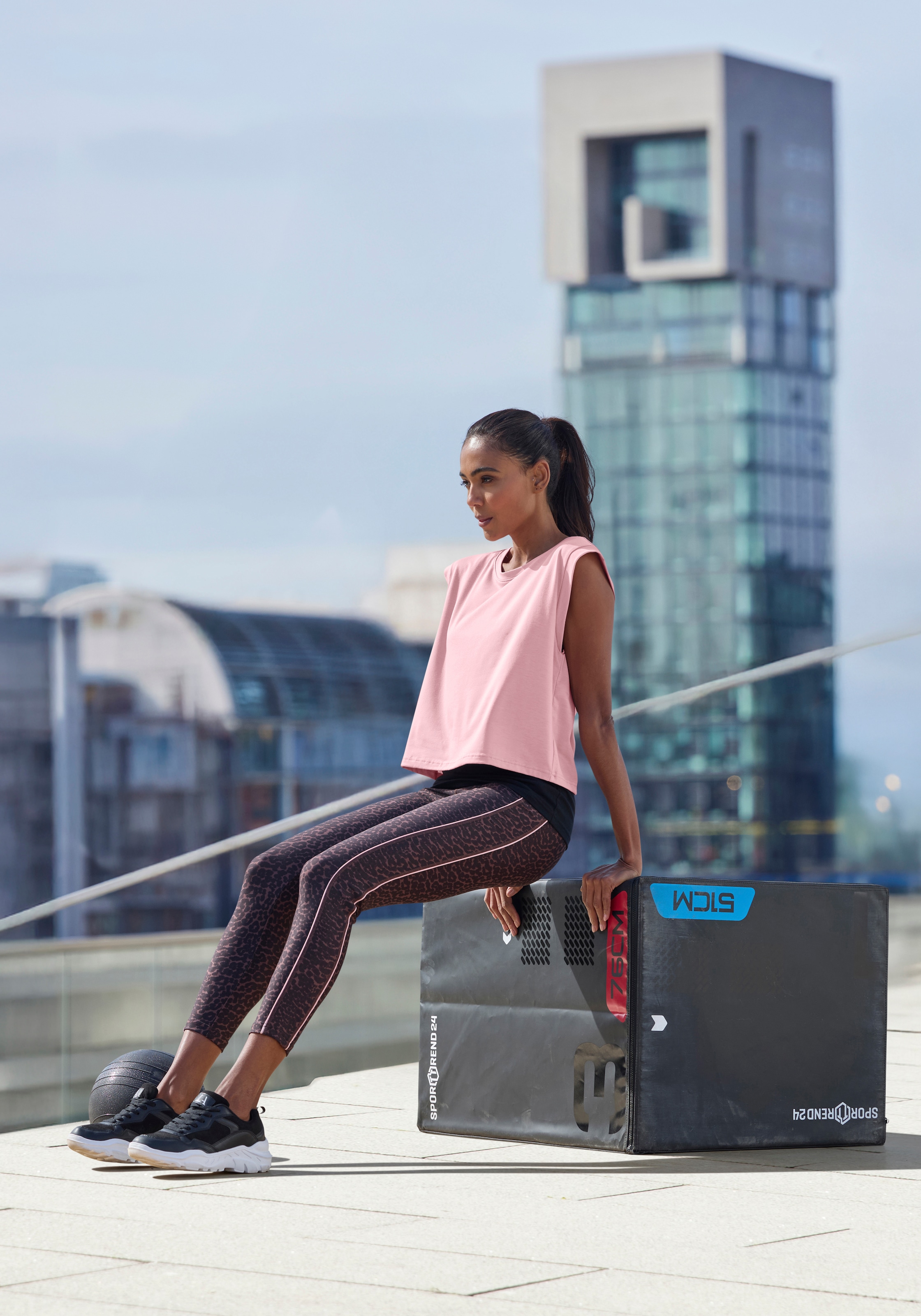 LASCANA ACTIVE 2-in-1-Shirt, im doppellagigen Look