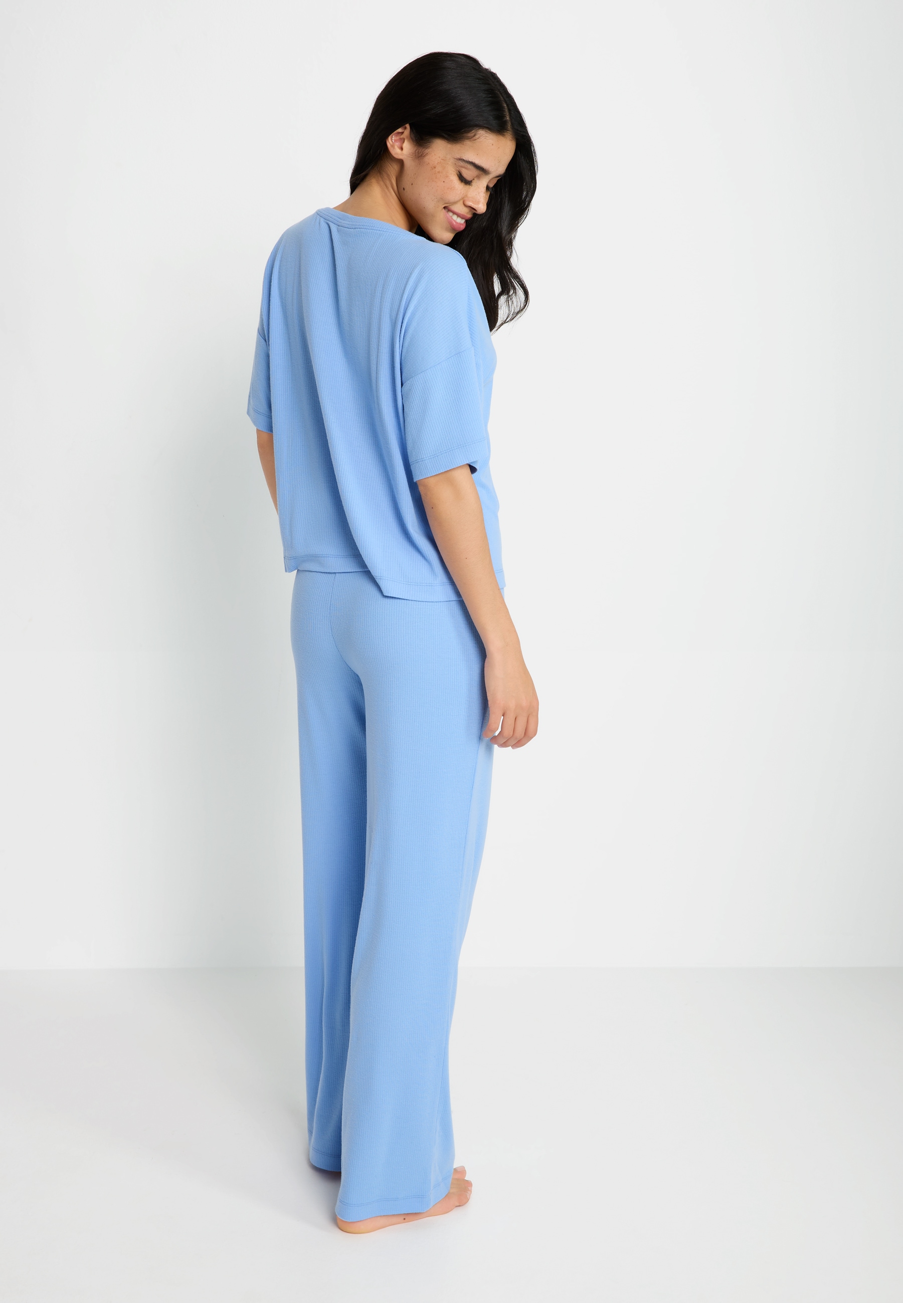 LSCN by LASCANA Pyjama Set, 2 pièces mit kleiner Zierknopfleiste an der Hose