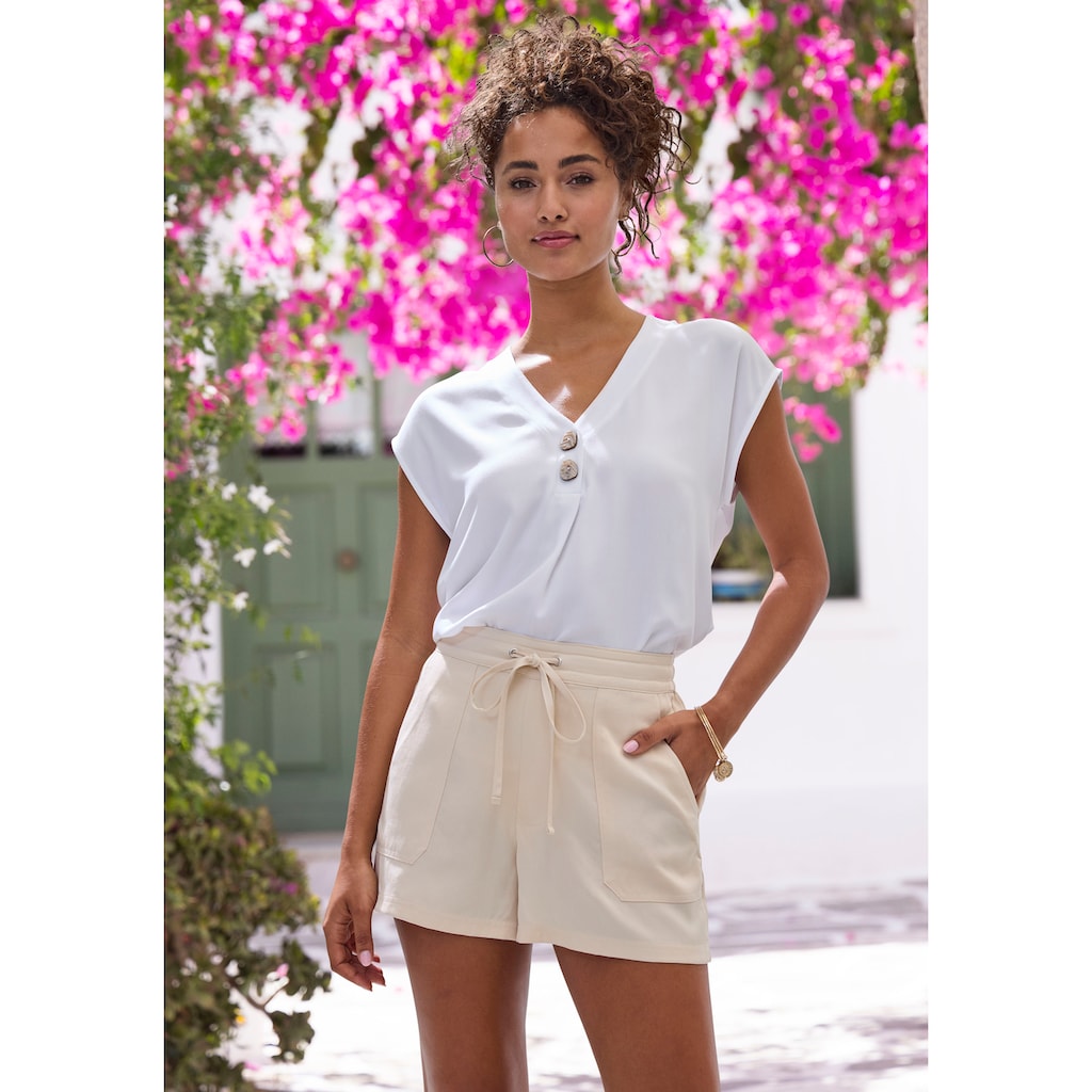 LASCANA Shorts, mit aufgesetzten Taschen und Gummizug, kurze Hose aus Lyocell