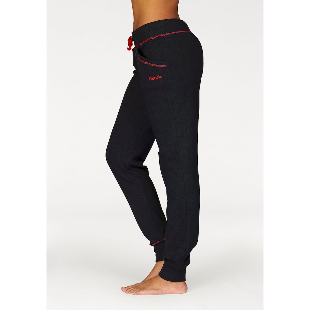 Bench. Loungewear Relaxhose, mit kontrastfarbenen Nähten, Loungewear