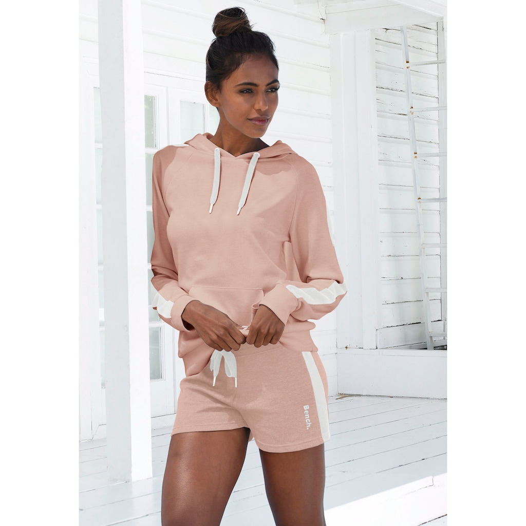 Bench. Loungewear Relaxshorts, mit Seitenstreifen, Loungewear