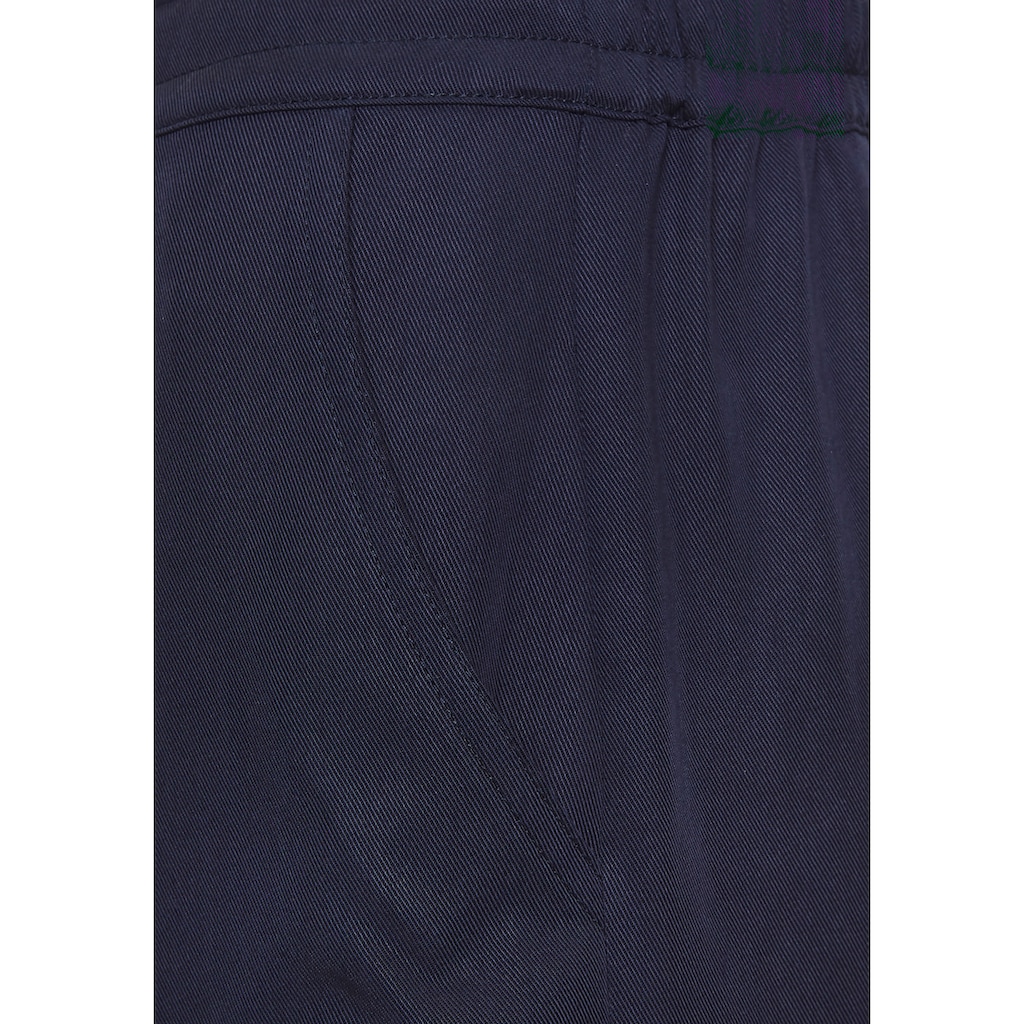 LASCANA Shorts, mit aufgesetzten Taschen und Gummizug, kurze Hose aus Lyocell