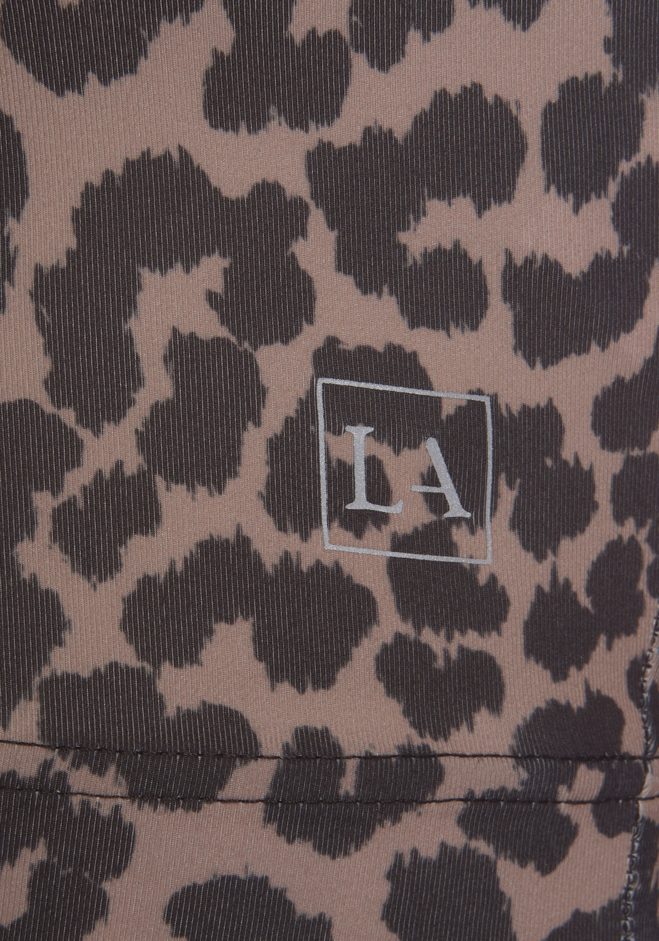 LASCANA ACTIVE Funktionsshirt, mit Leo Muster und breite Träger