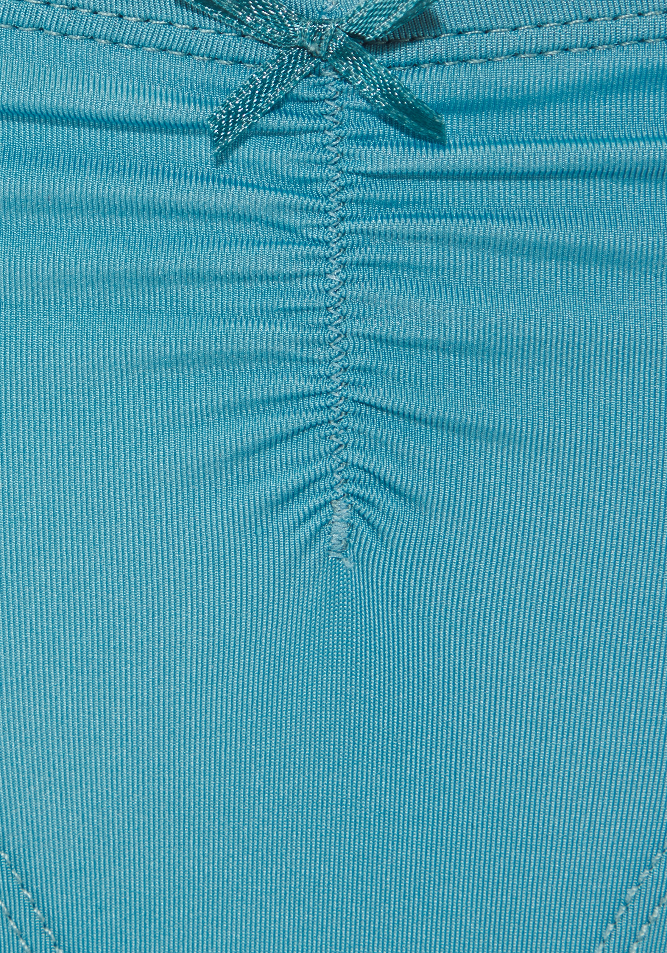 LASCANA Brasilslip mit schöner Spitze hinten