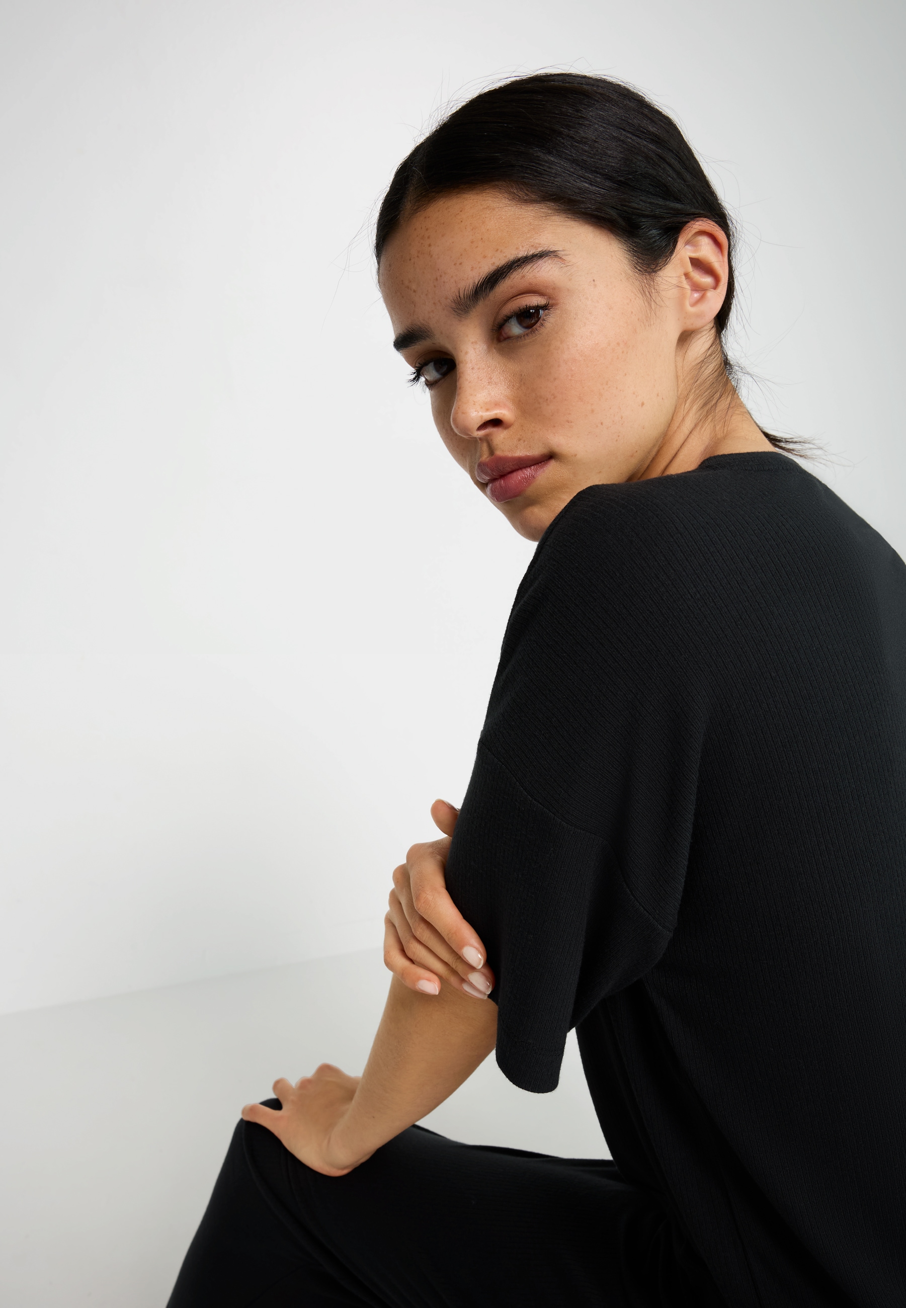 LSCN by LASCANA Pyjama Set, 2-teilig, 2 cuis mit kleiner Zierknopfleiste an der Hose