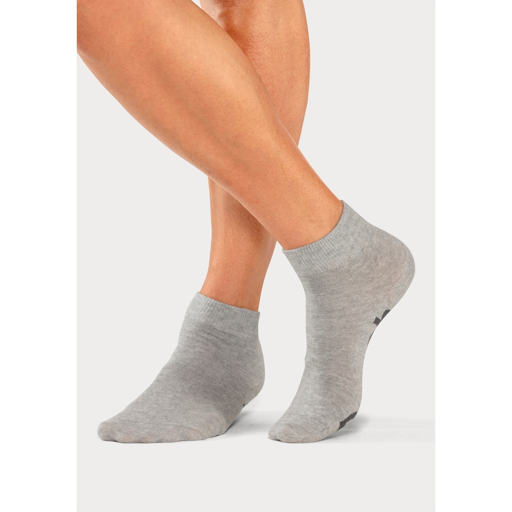 Bench. Kurzsocken, (Federtasche, 7 Paar), in ansprechendem Mäppchen mit Reissverschluss