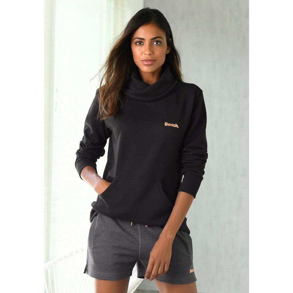 Bench. Loungewear Longsweatshirt, mit Stehkragen in Layeroptik und Kängurutasche, Loungewear