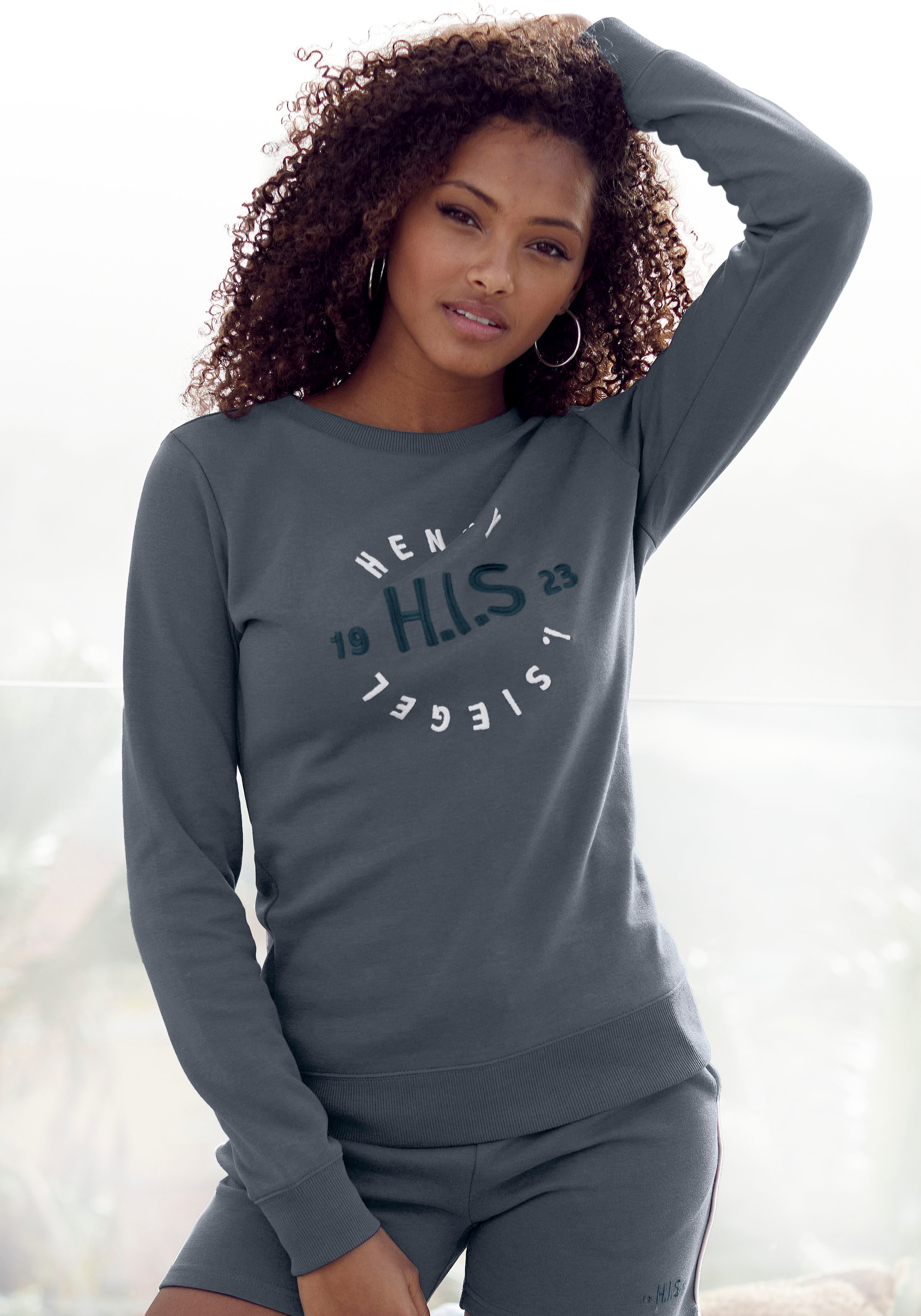 H.I.S Sweatshirt, mit grosser Logo Stickerei, Loungewear