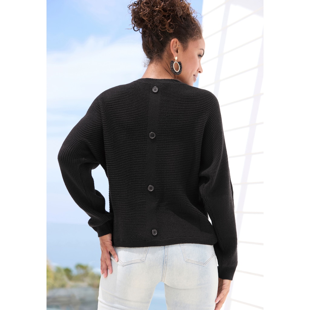 LASCANA Rundhalspullover, mit Zierknöpfen hinten, lockerer Strickpullover