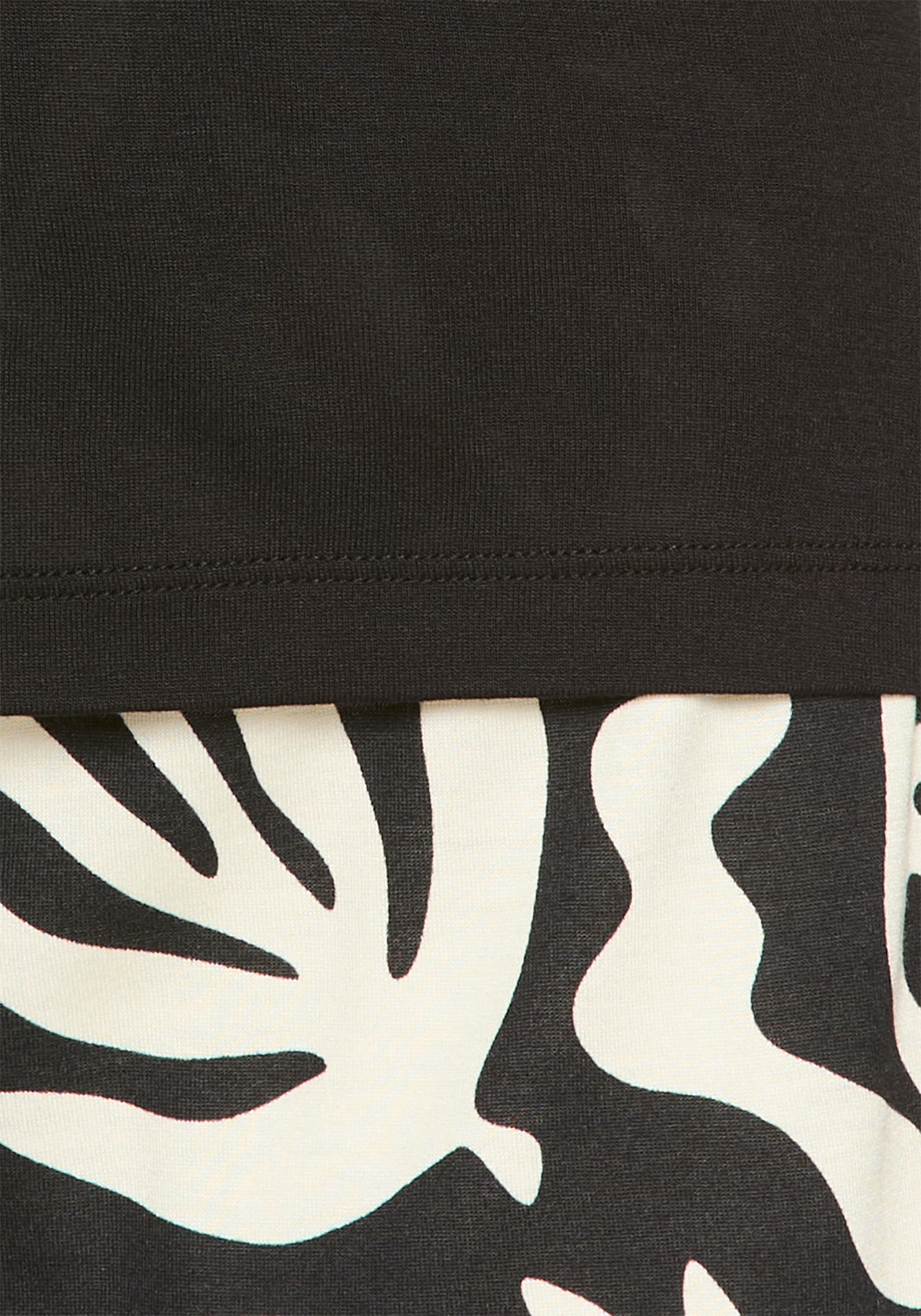 French Connection Shorty 2 im zeitlosen Schwarz-Weiss-Look