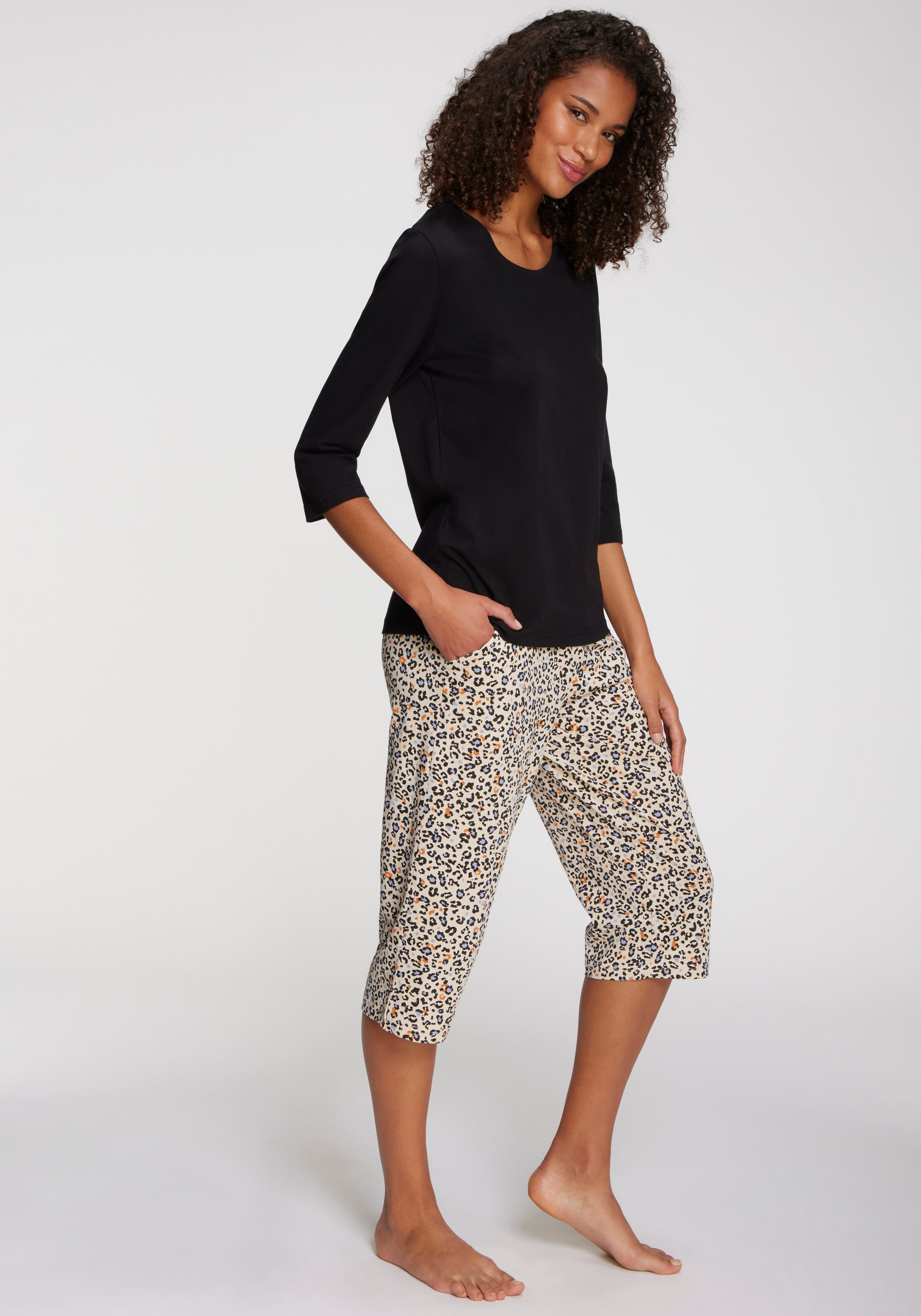 Vivance Dreams Capri-Pyjama, (2 tlg.), mit schönem Animalprint